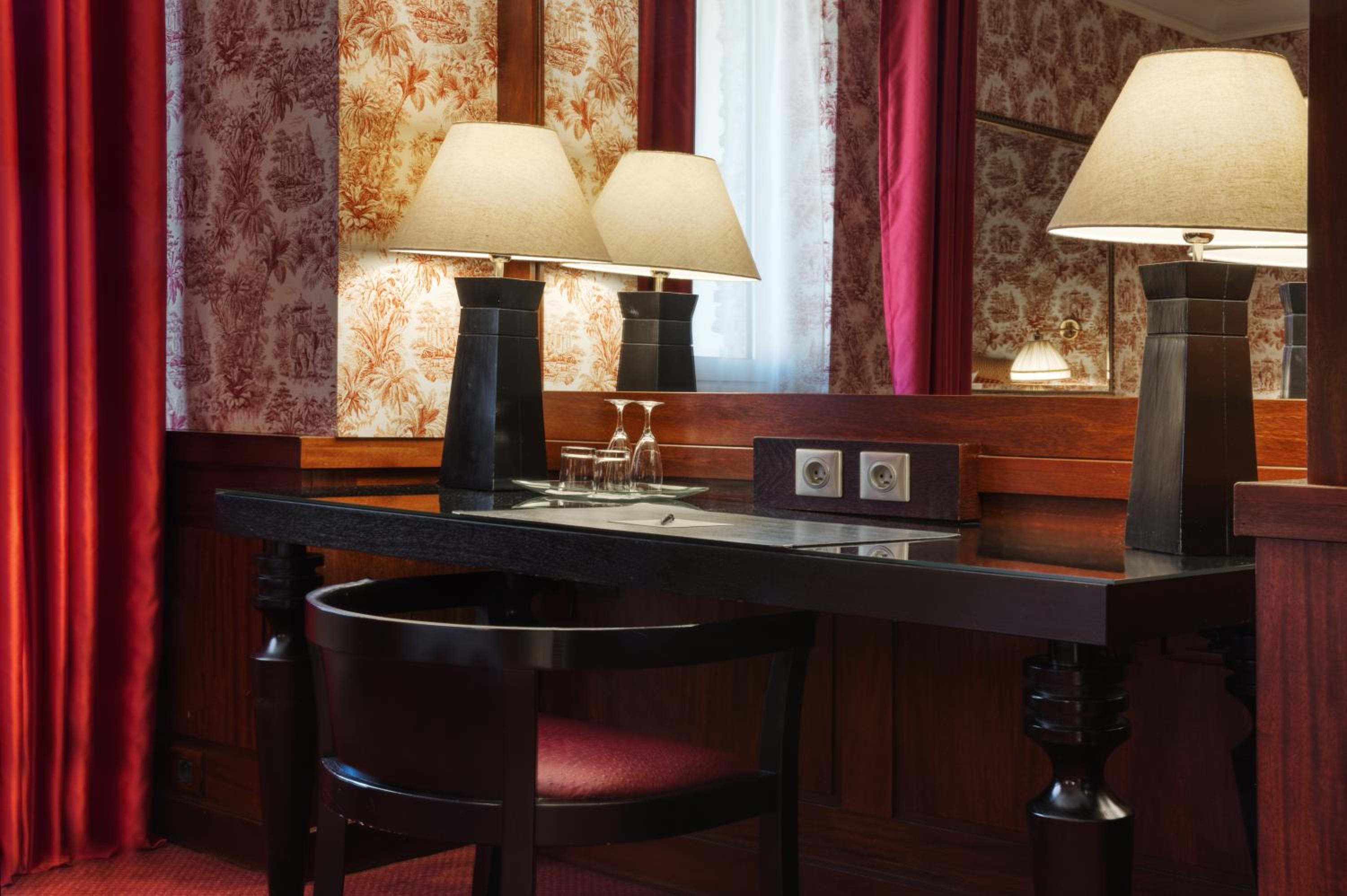Comfort Queen Room - Photo 4
