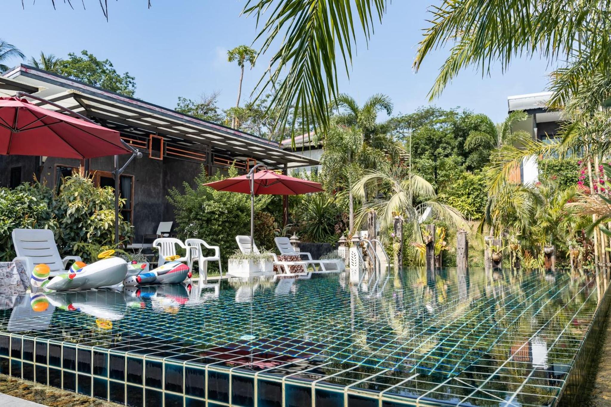 Double or Twin Room with Pool View - Photo 7