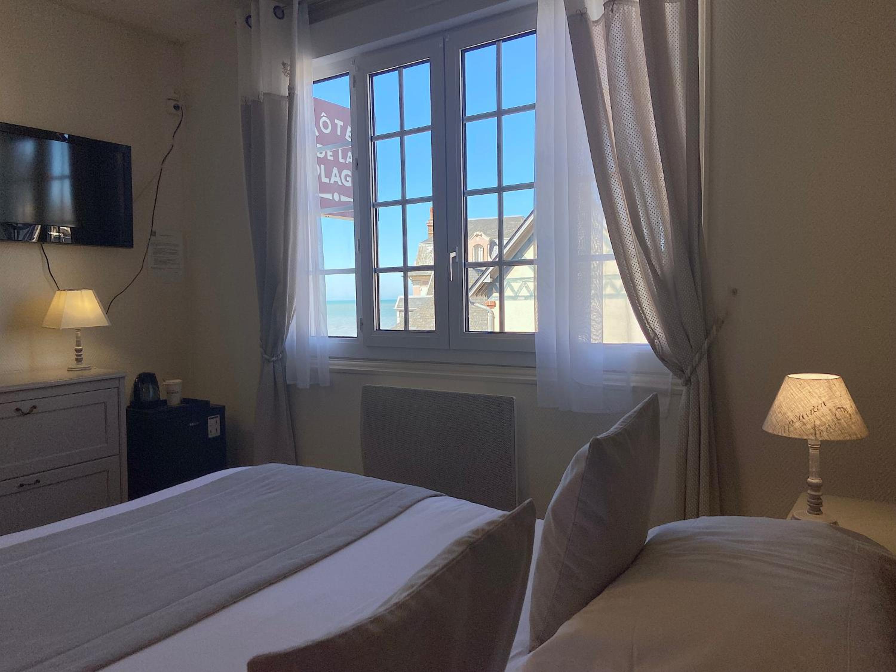 Double Room with Sea View - Photo 1