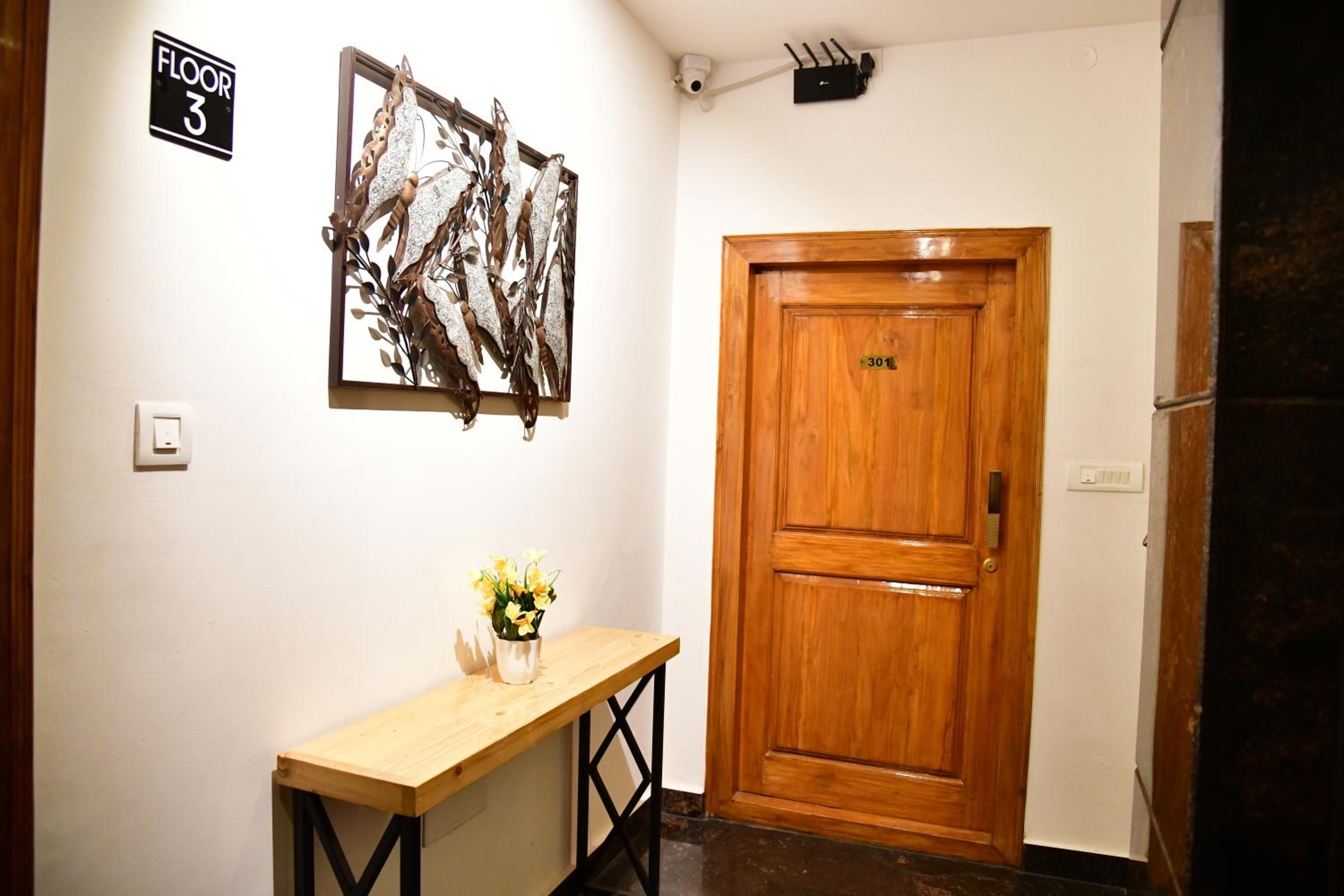 Apartment with Balcony - Photo 27