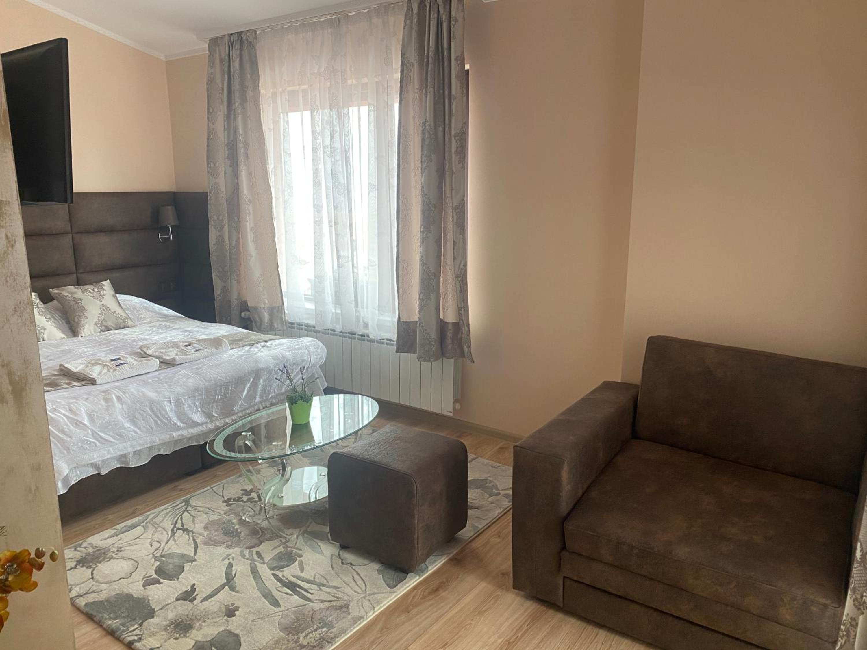 Deluxe Suite photo 2
