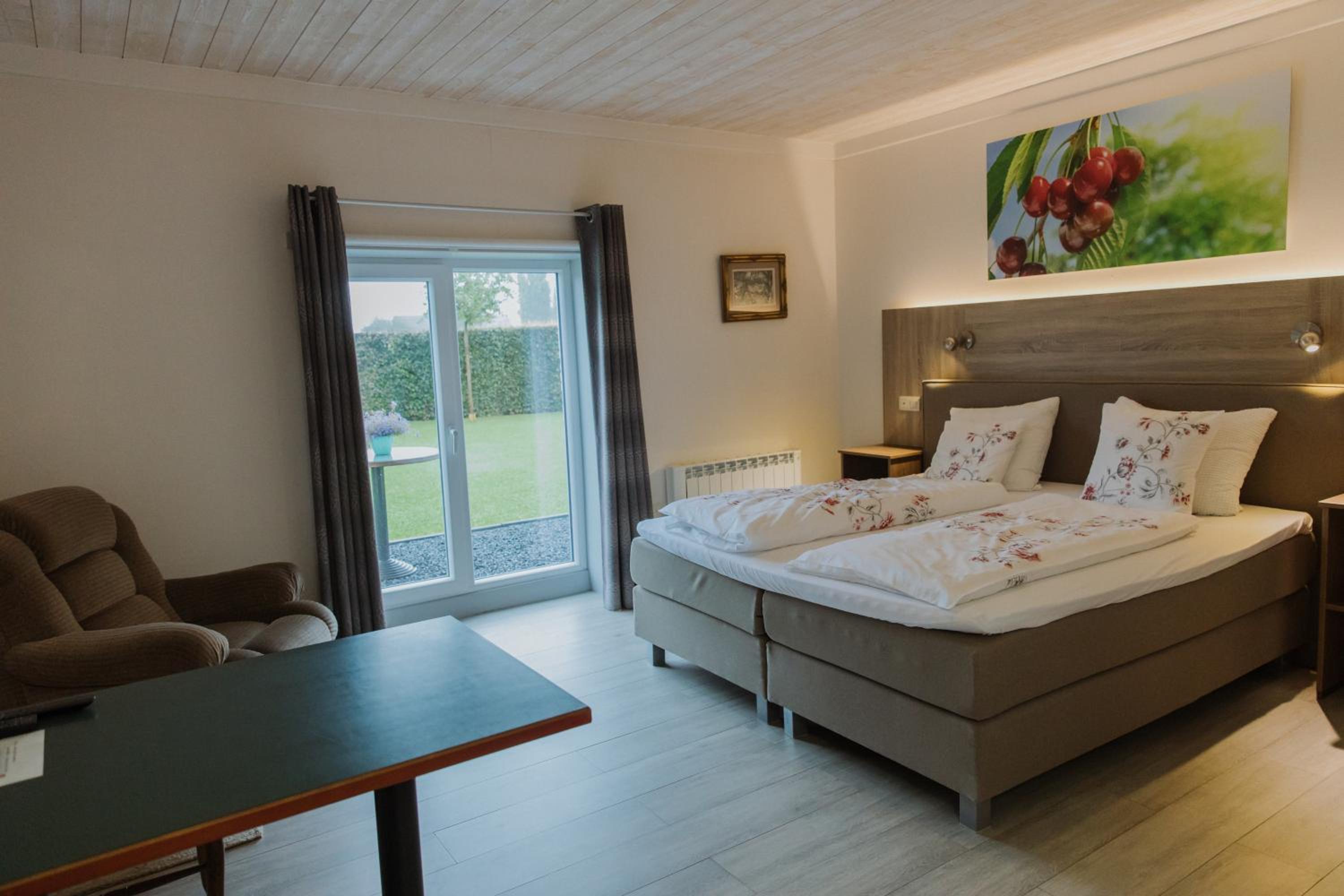 King Room with Garden View
