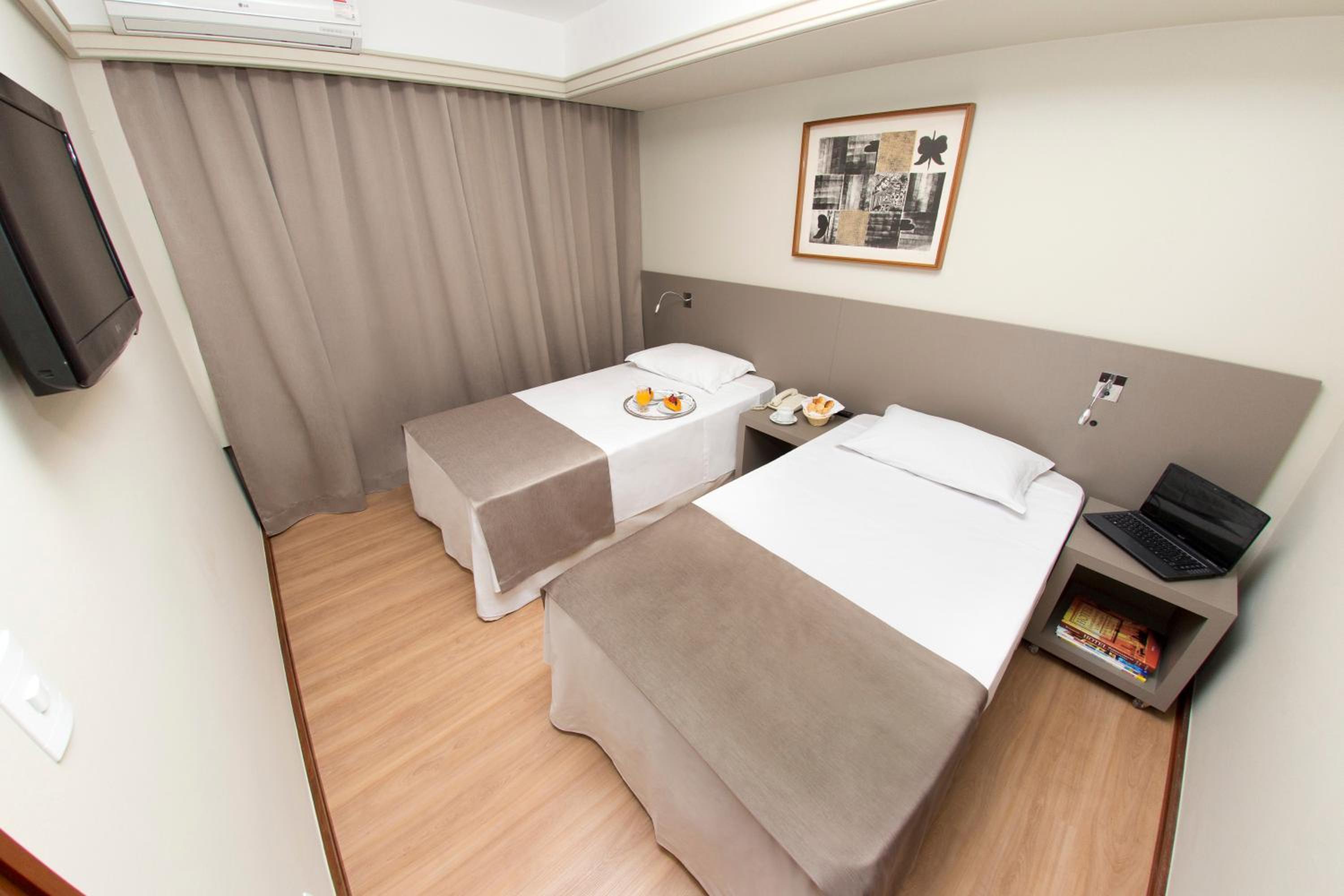Standard Twin Room - Photo 1