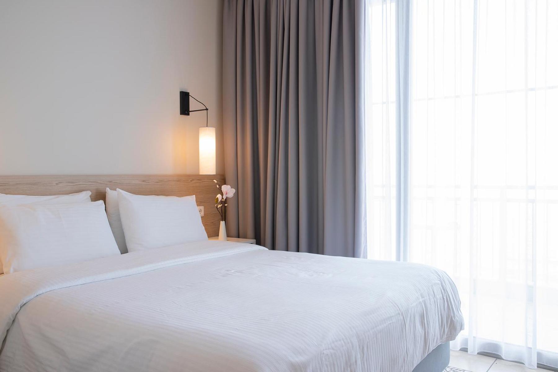 Deluxe Double Room with Sea View - Photo 23