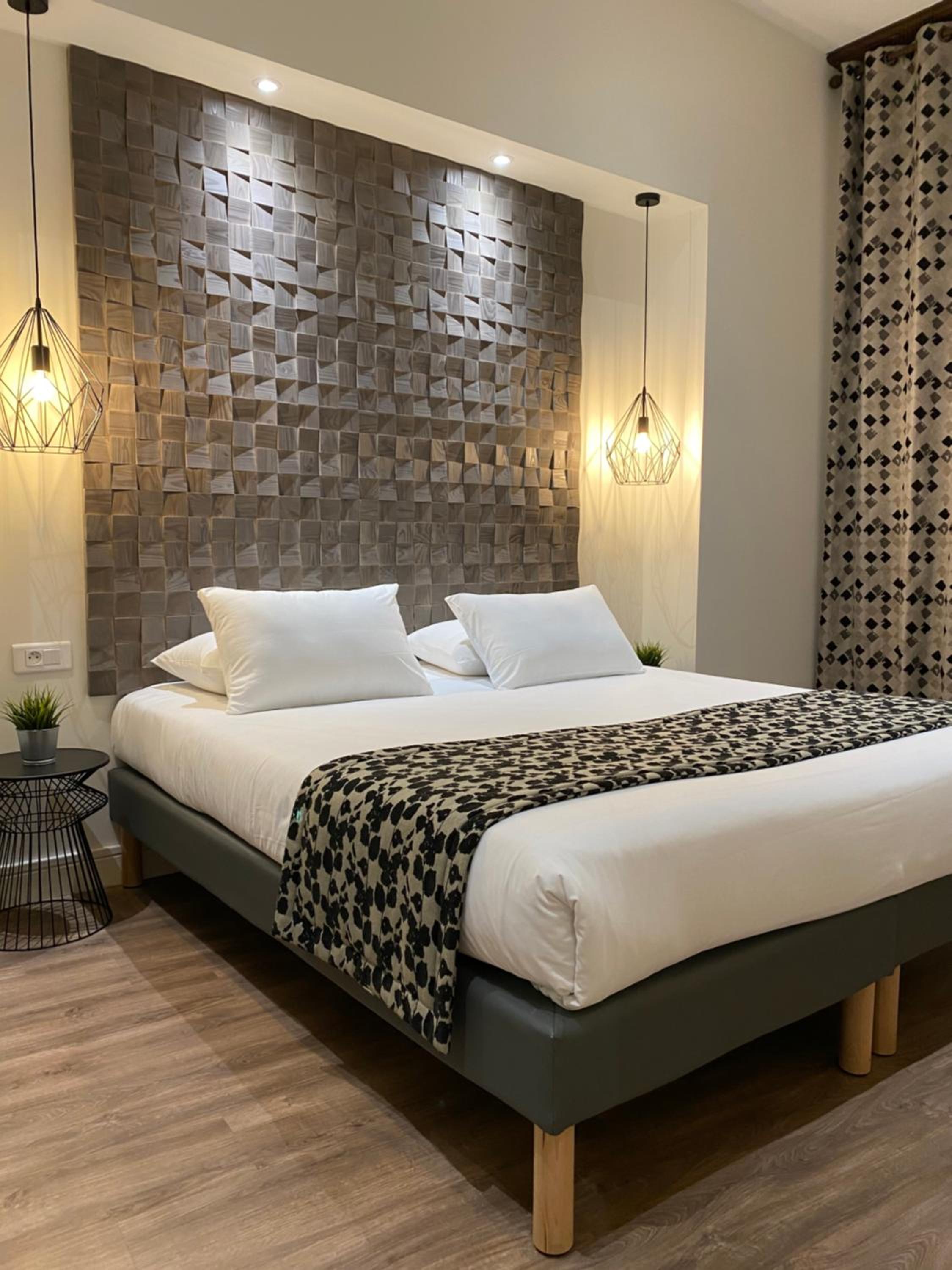 Quad Room - 1 Double Bed, 2 Single Beds - Photo 4