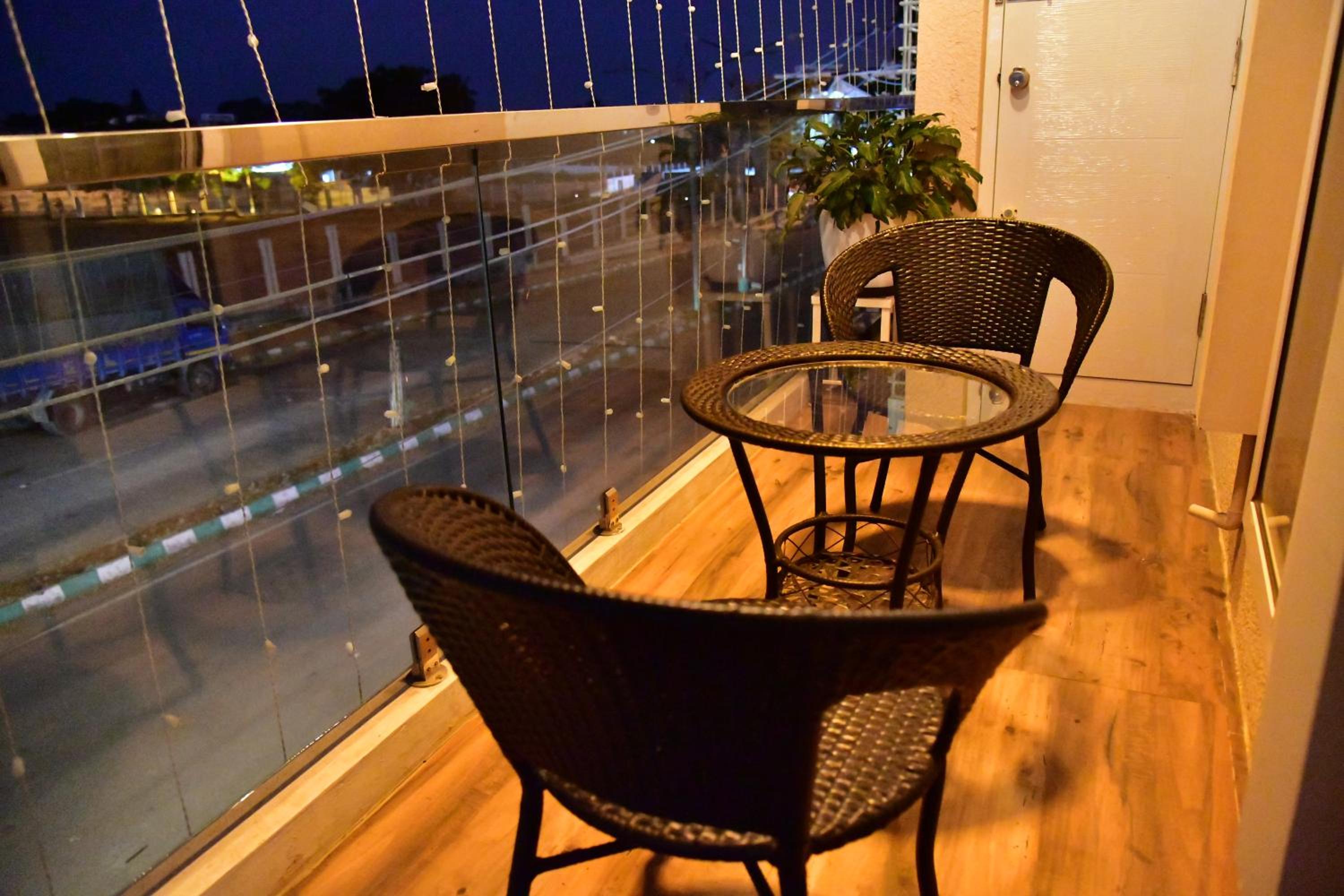 Apartment with Balcony - Photo 37