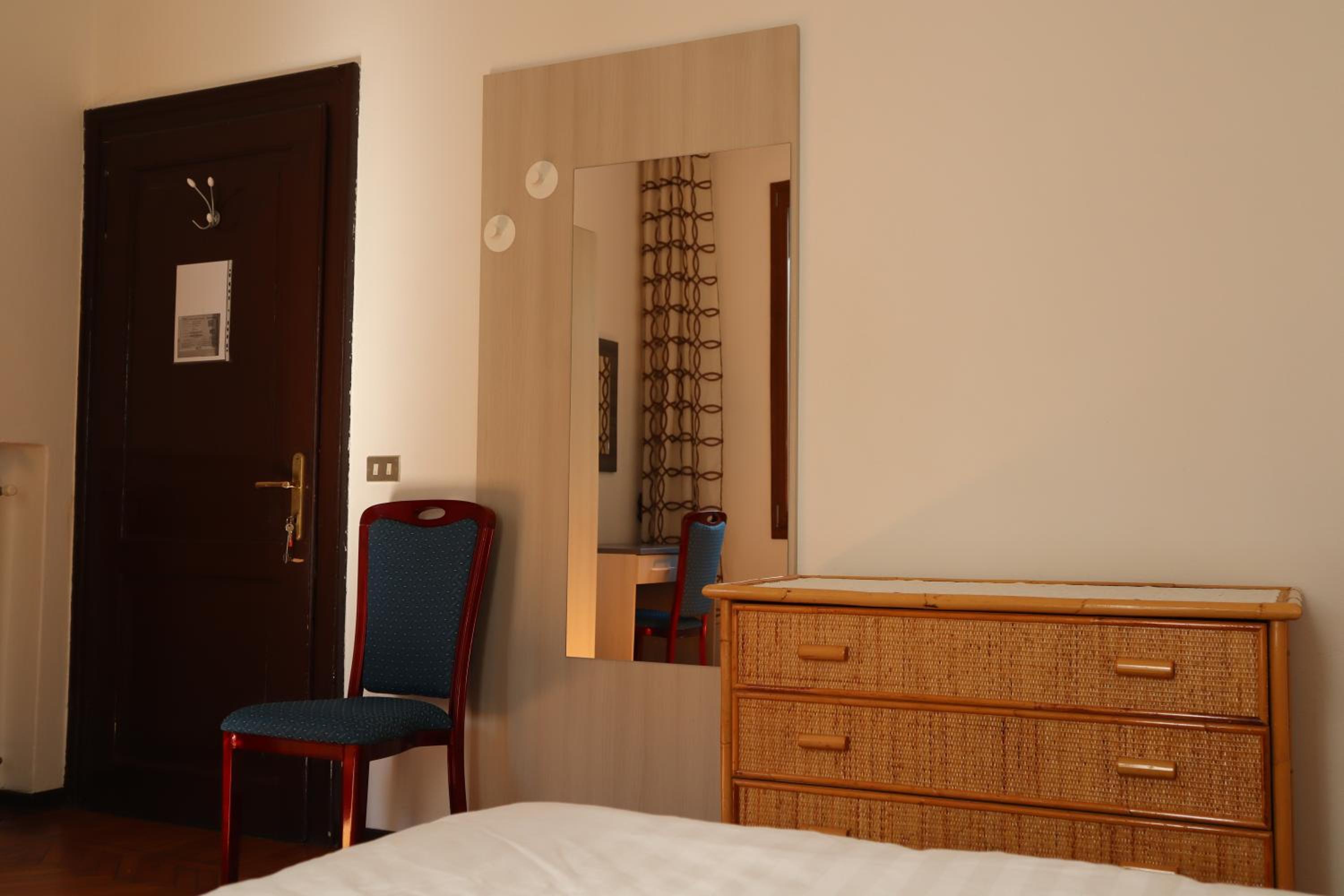 Double Room - Photo 32