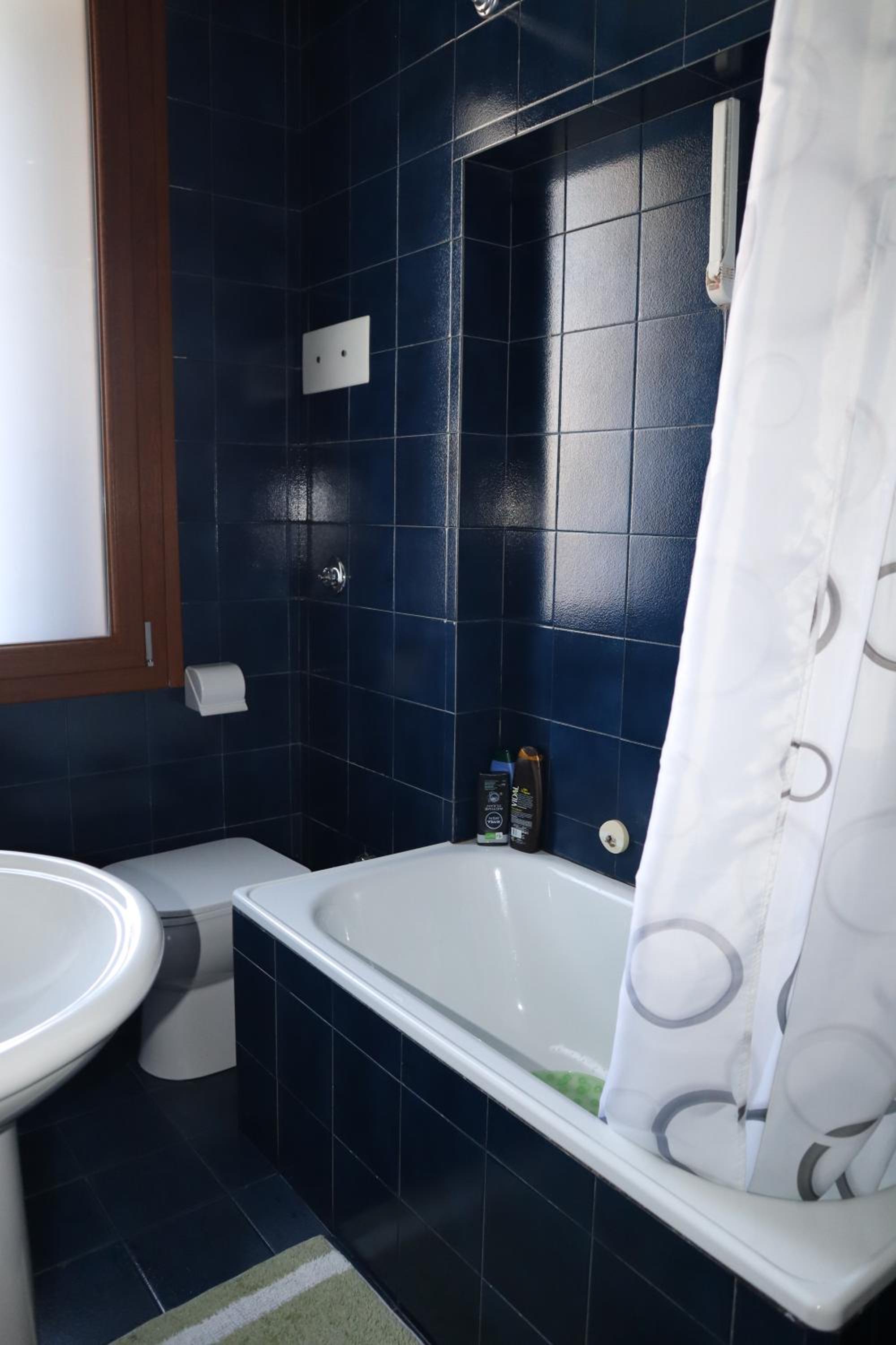 Double Room - Photo 7
