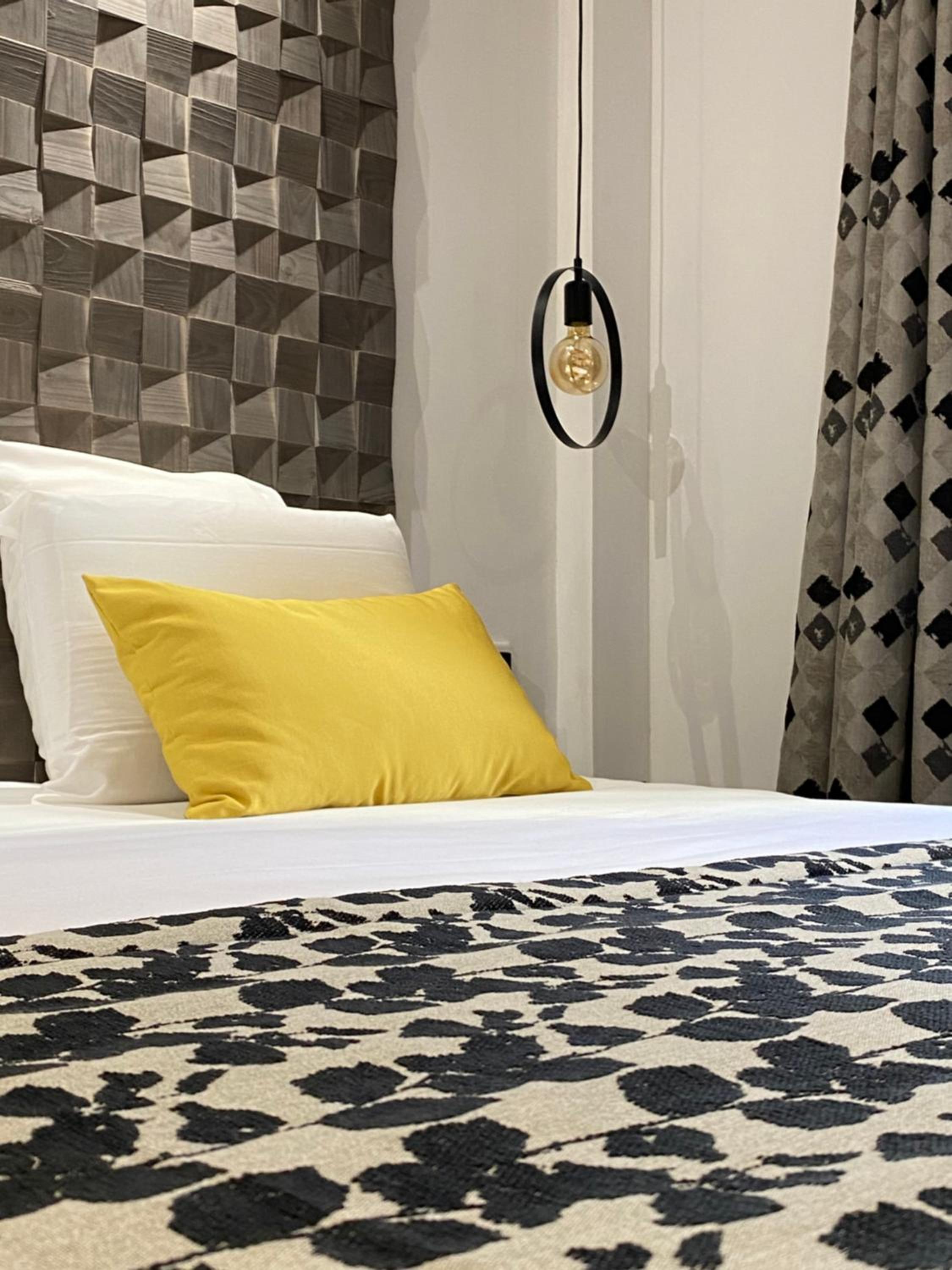 Quad Room - 1 Double Bed, 2 Single Beds - Photo 15