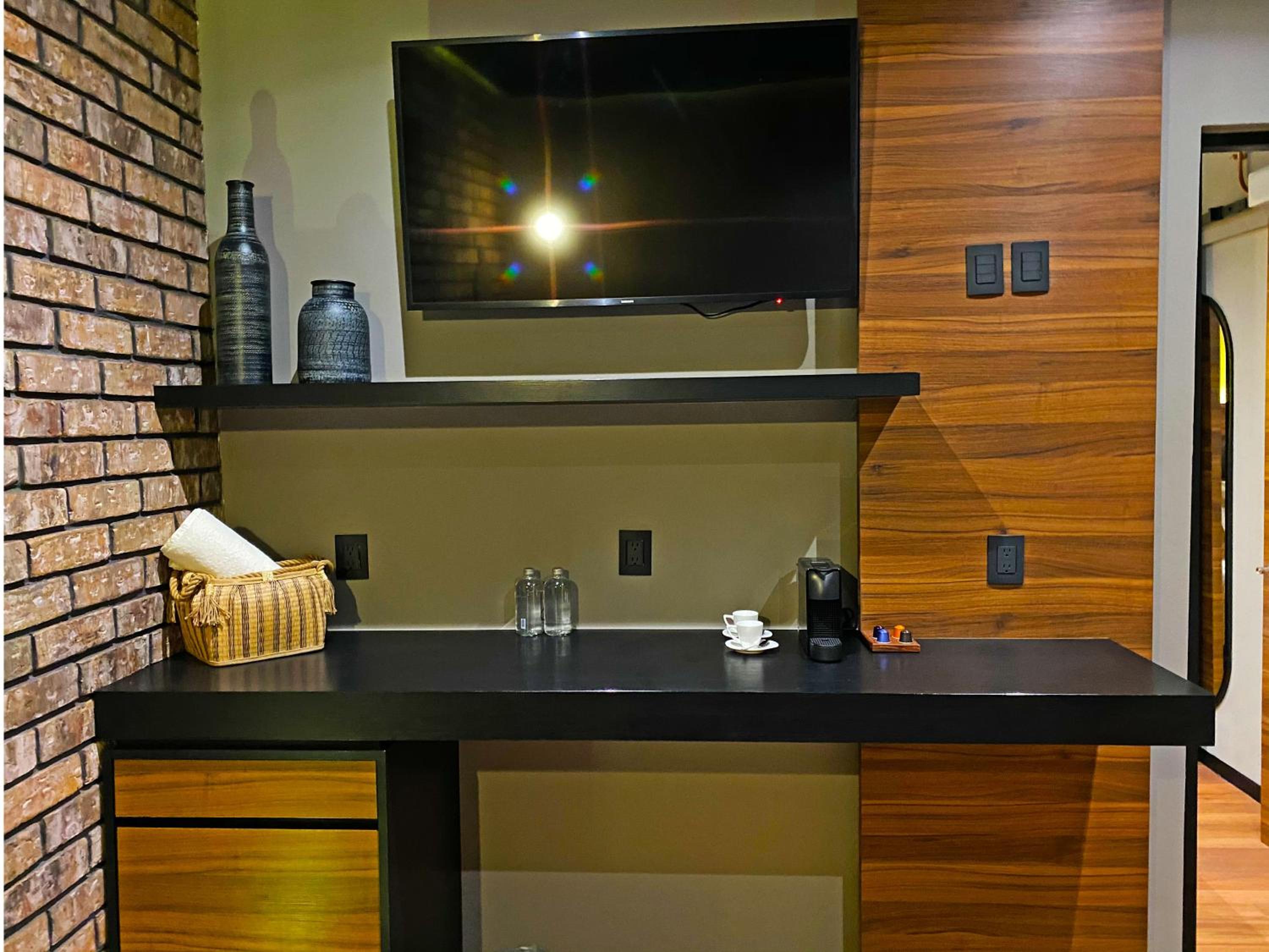 Queen Room - Photo 8