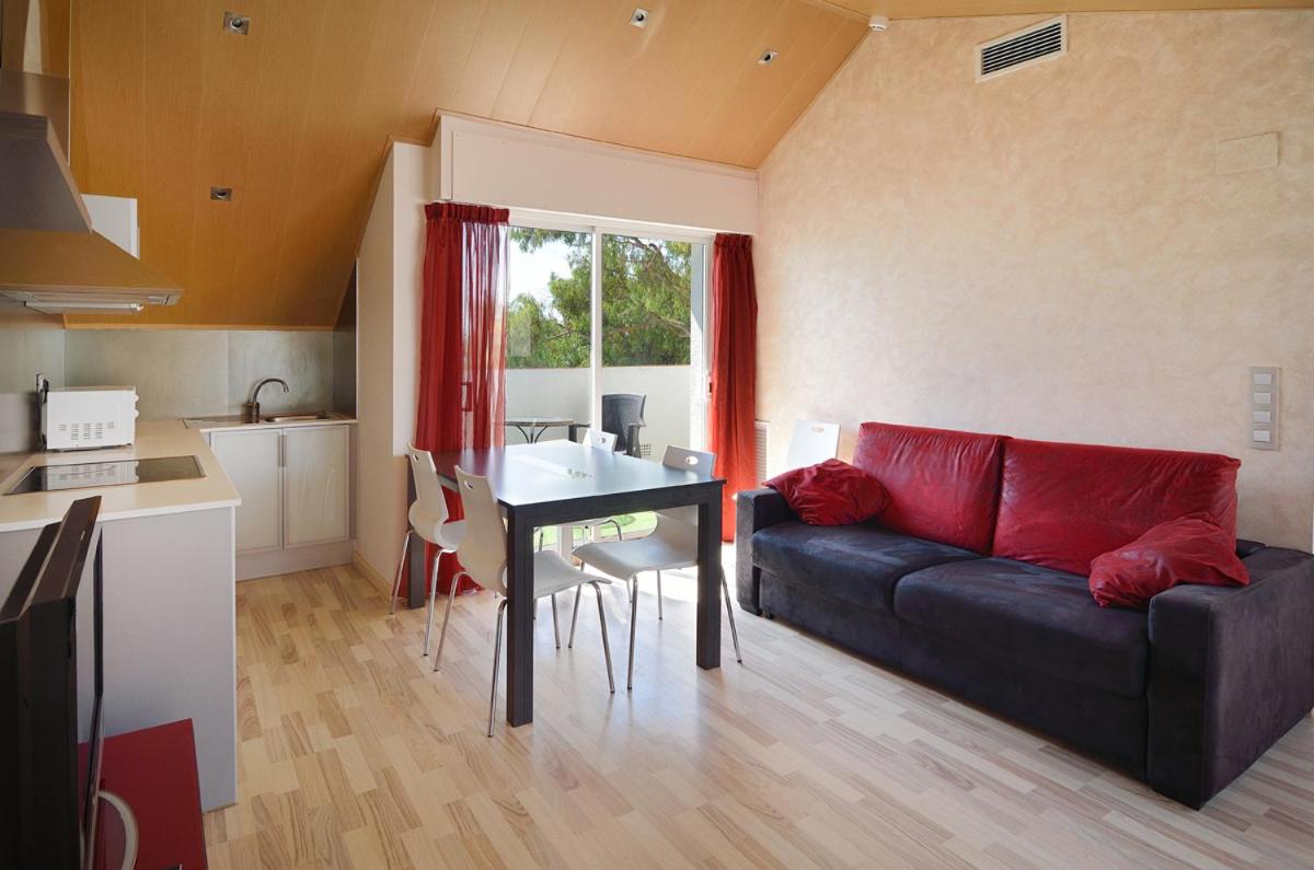 Apartamento de dos habitaciones con terraza y vistas al mar (4-6 adultos)