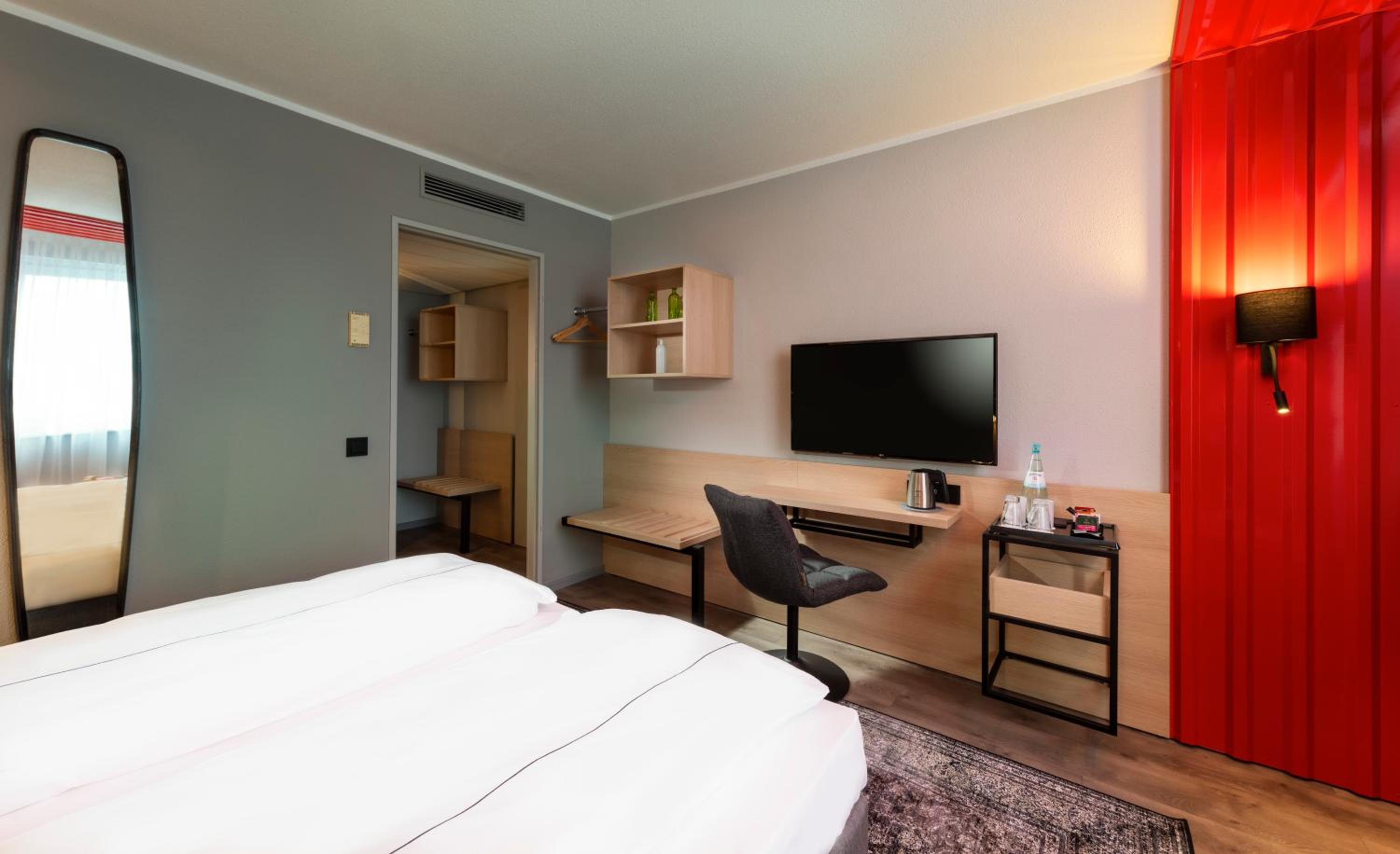 ibis Styles Berlin Treptow — photo 47