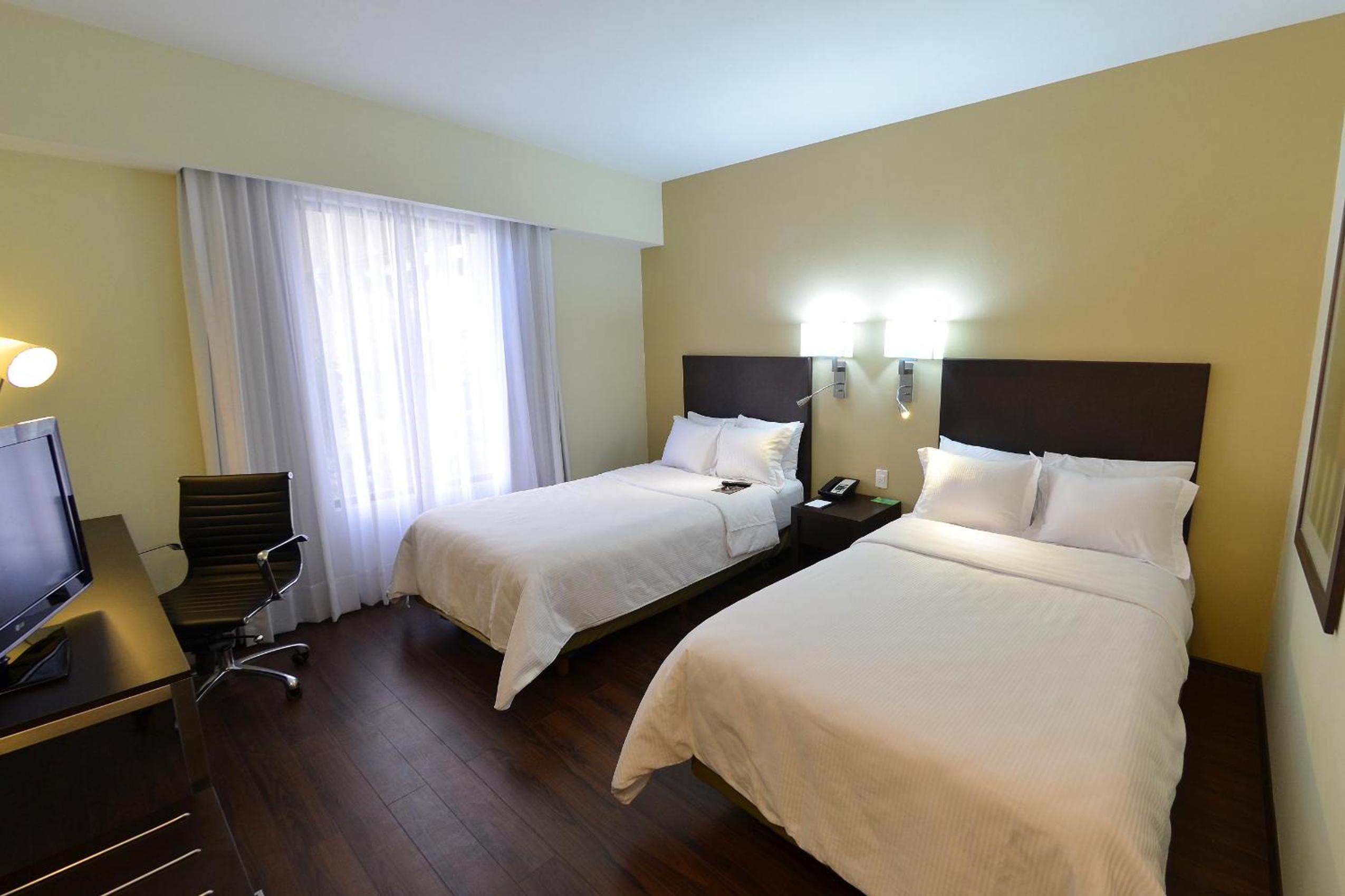 Double Room with Two Double Beds photo 2