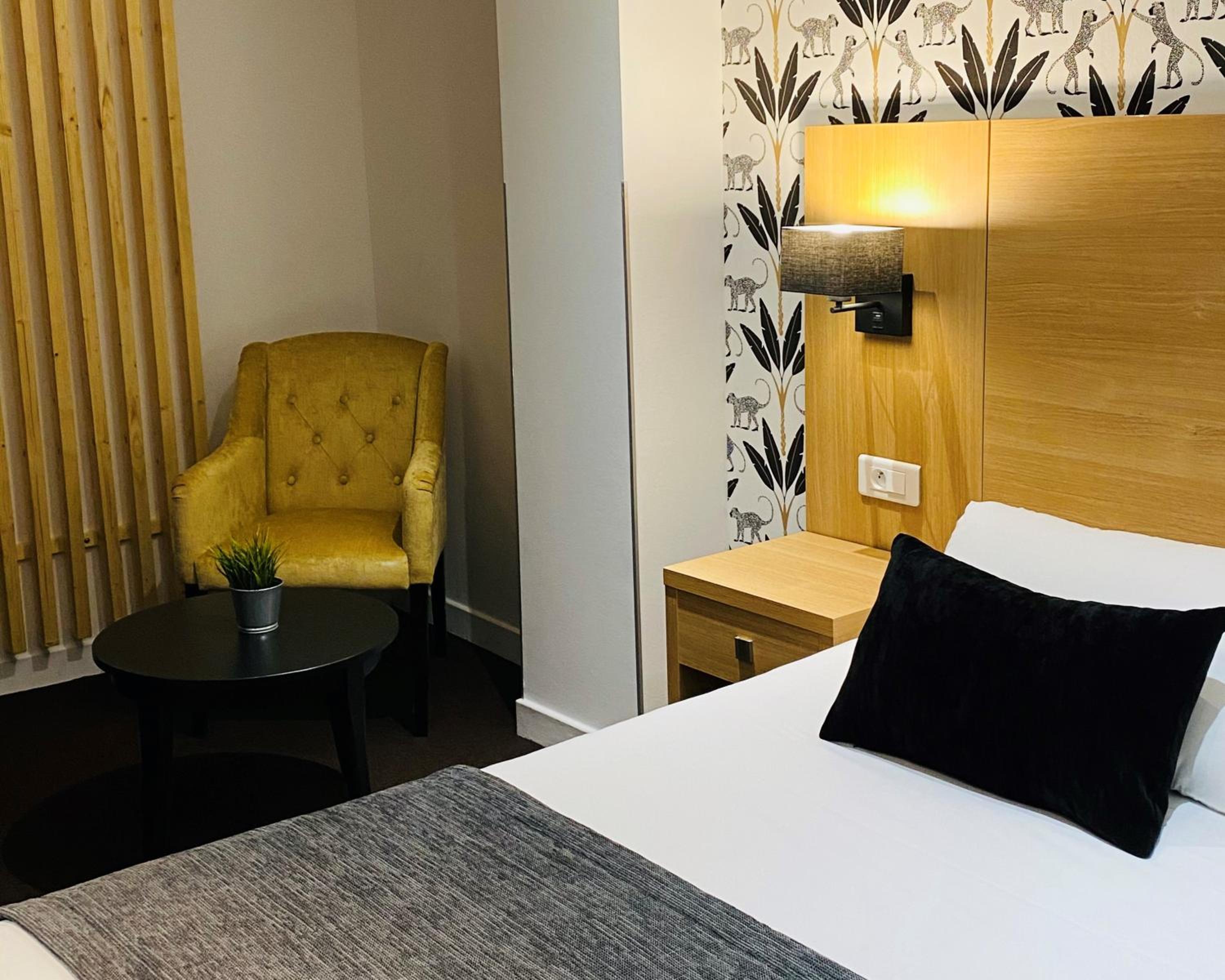 Double Room - Photo 13