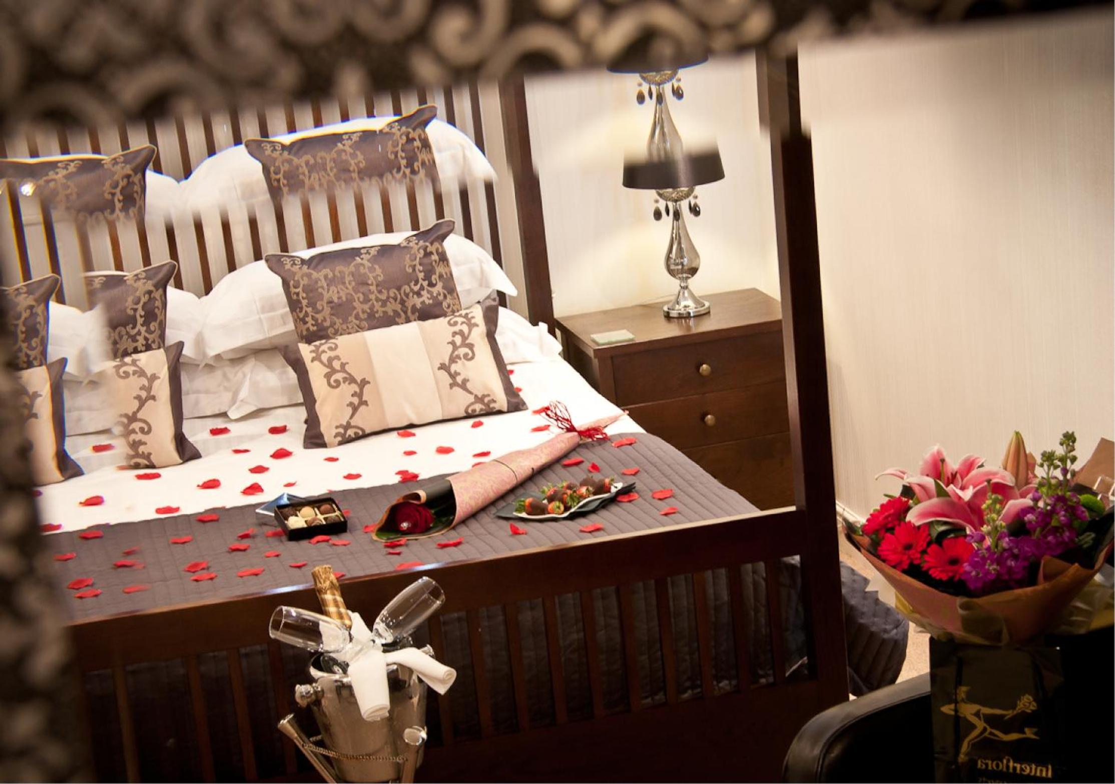 Luxury Room with Spa Bath - Photo 1