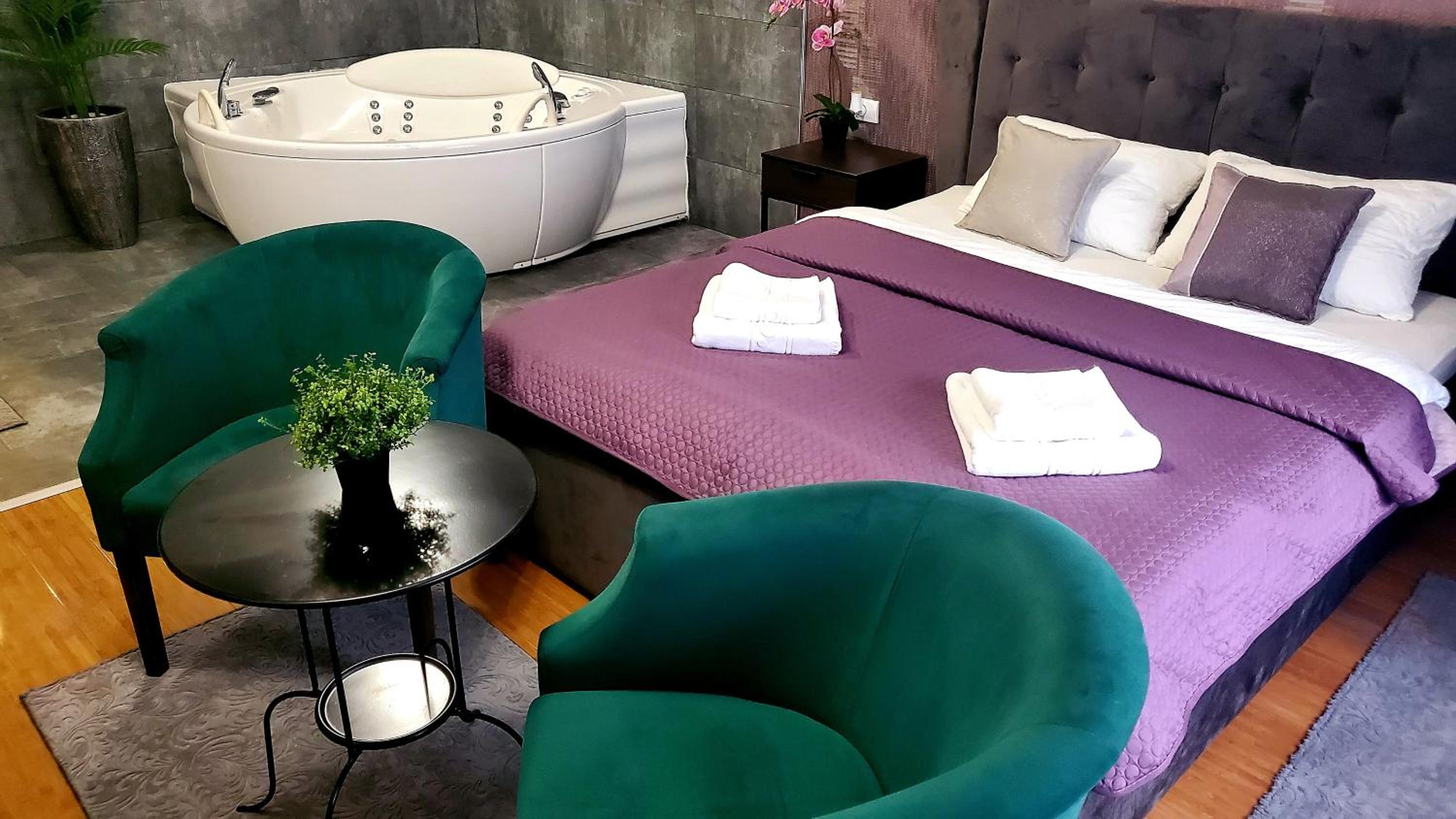 Deluxe Double Room with Jacuzzi  photo 1
