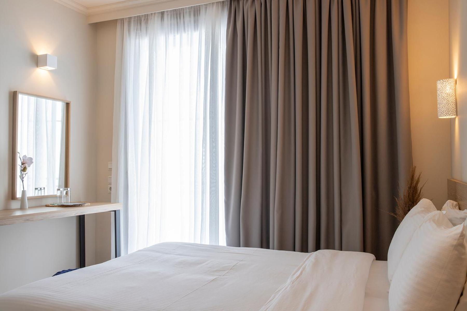 Deluxe Double Room with Sea View - Photo 17