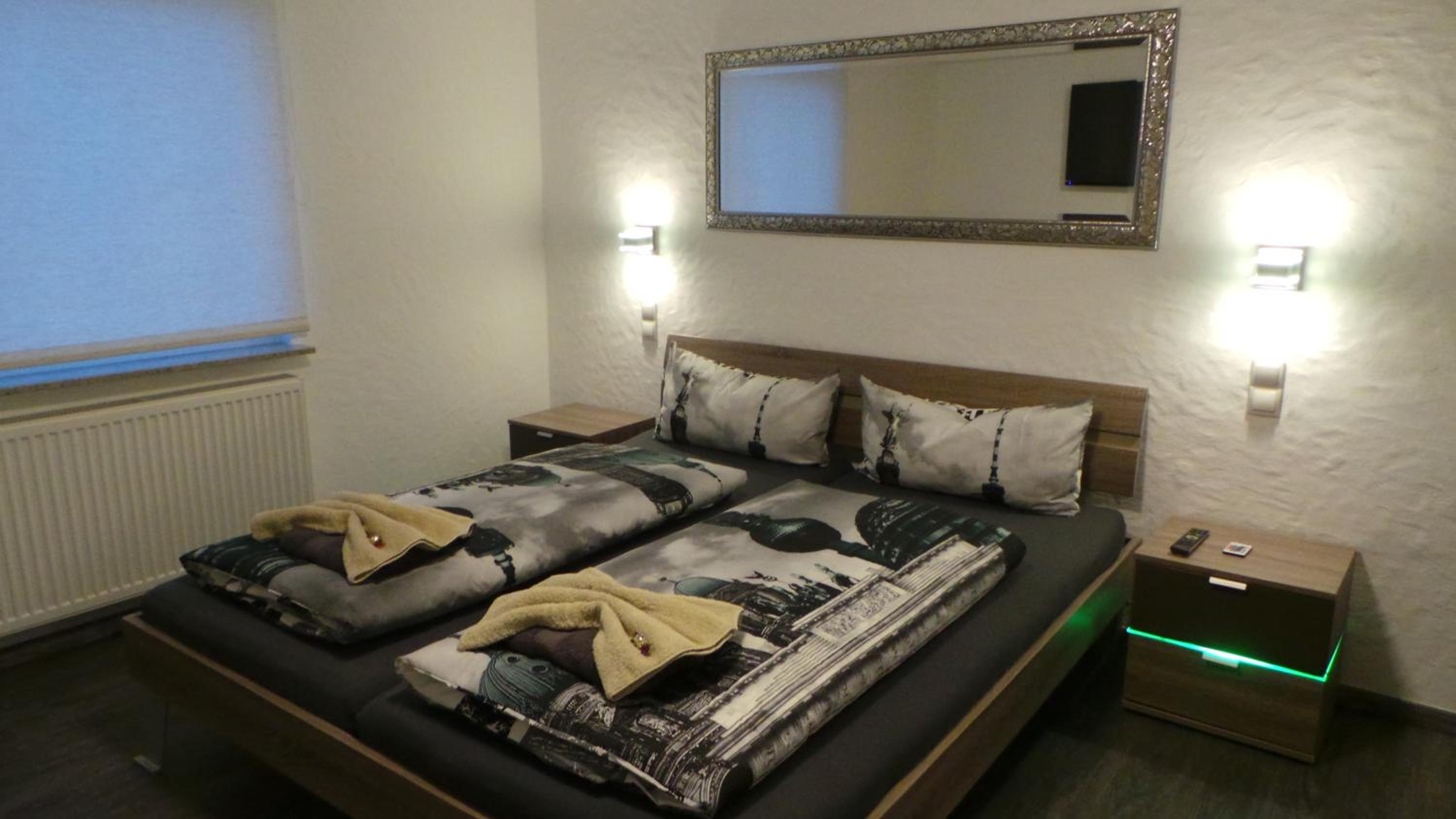 Deluxe Family Room - Photo 2