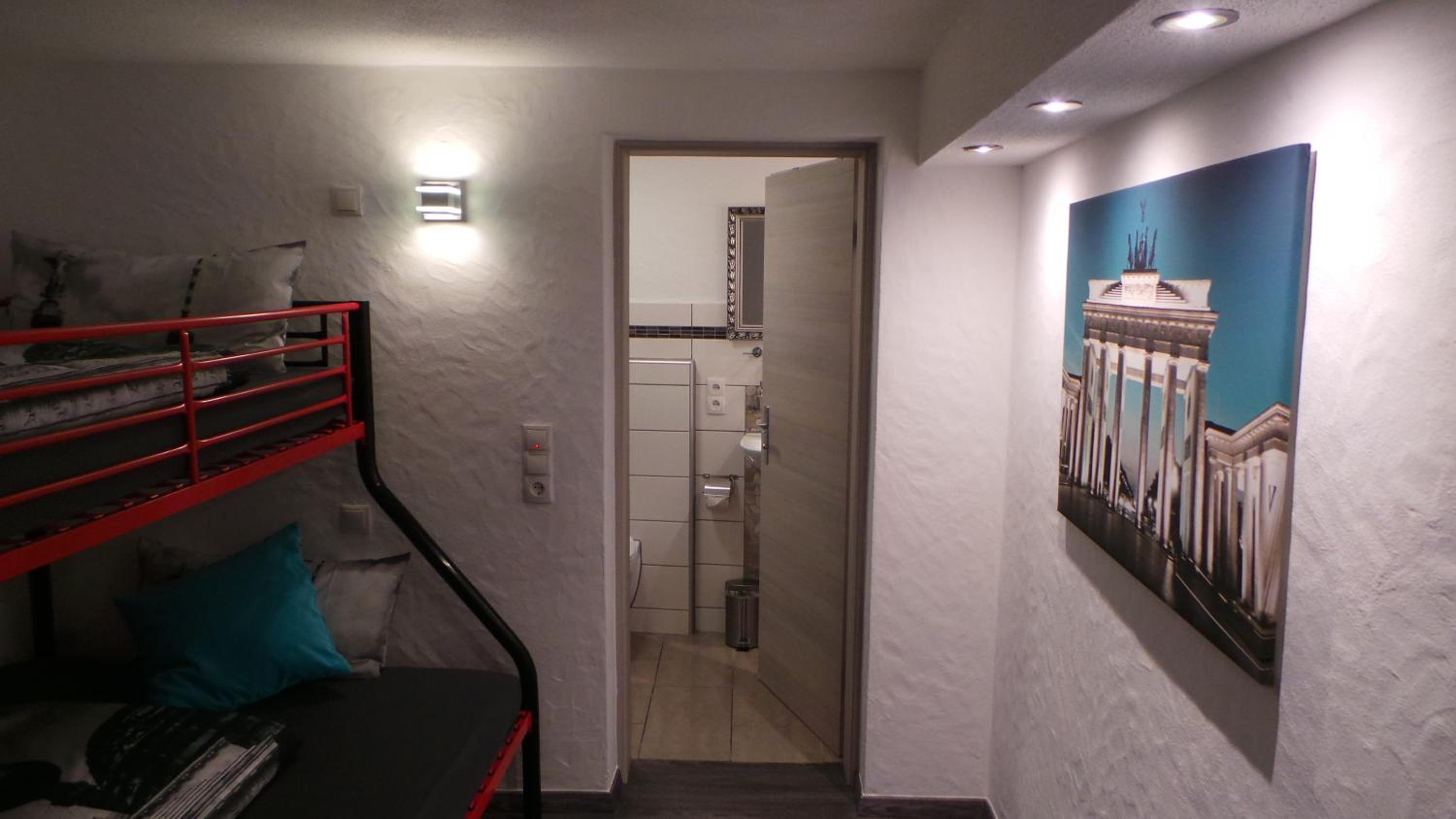 Deluxe Family Room - Photo 7
