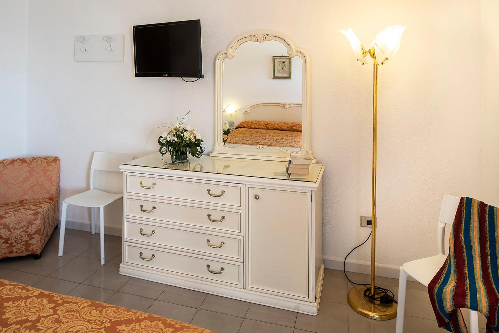 Double or Twin Room with Sea View