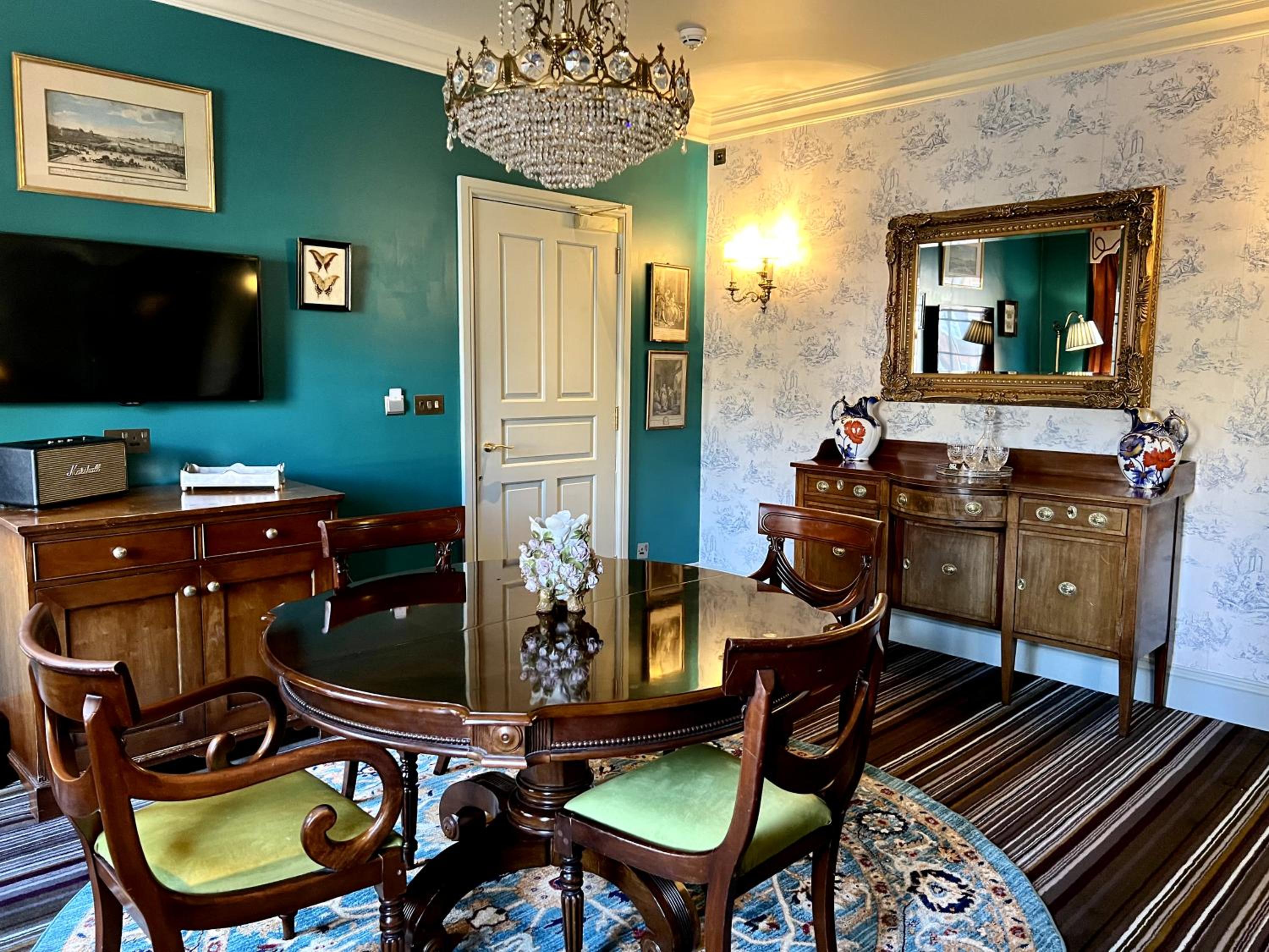 Deluxe Suite photo 2