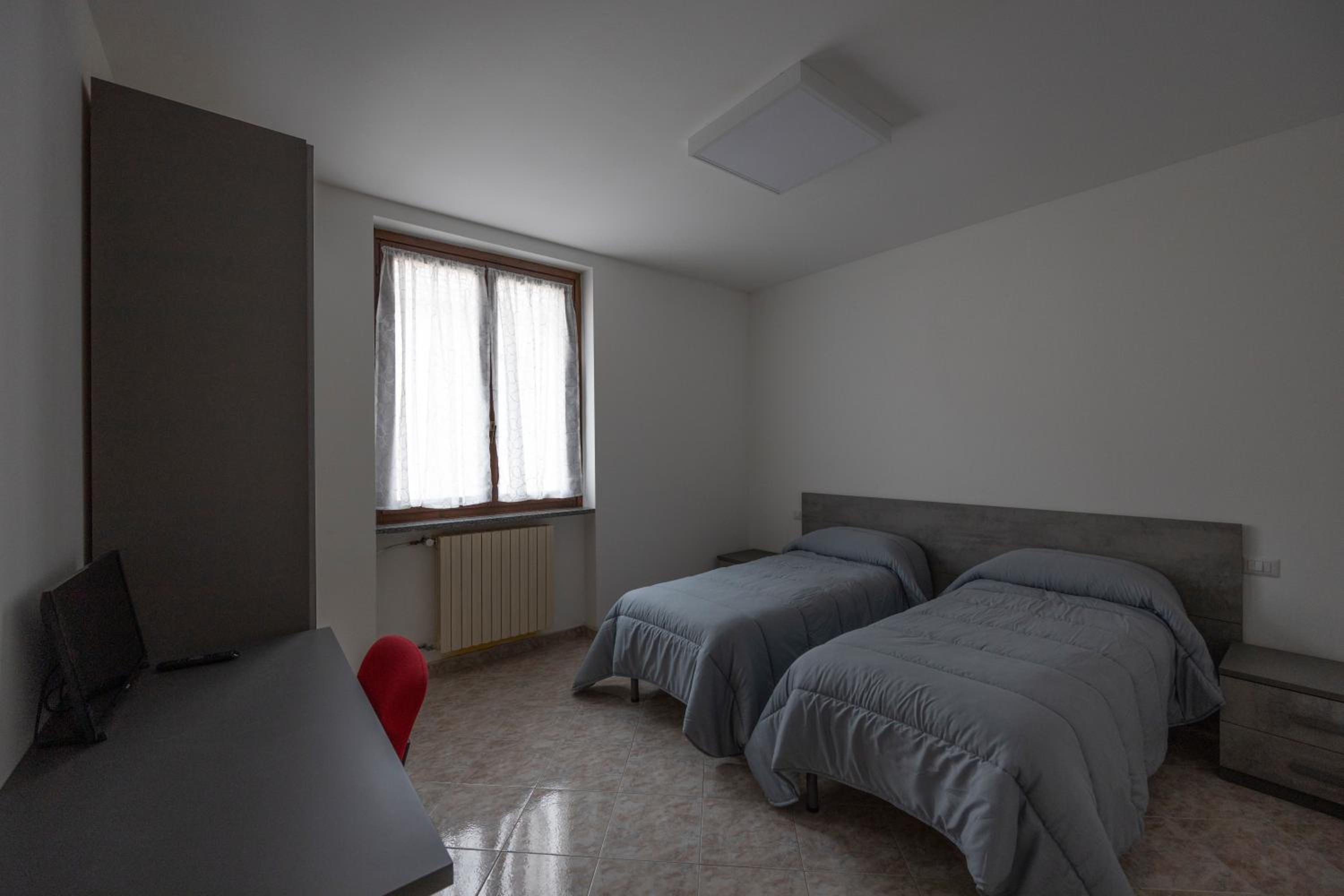 Double Room with Shared Bathroom photo 3