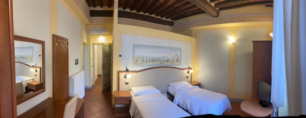 Deluxe Room (2 Adults + 1 Child)