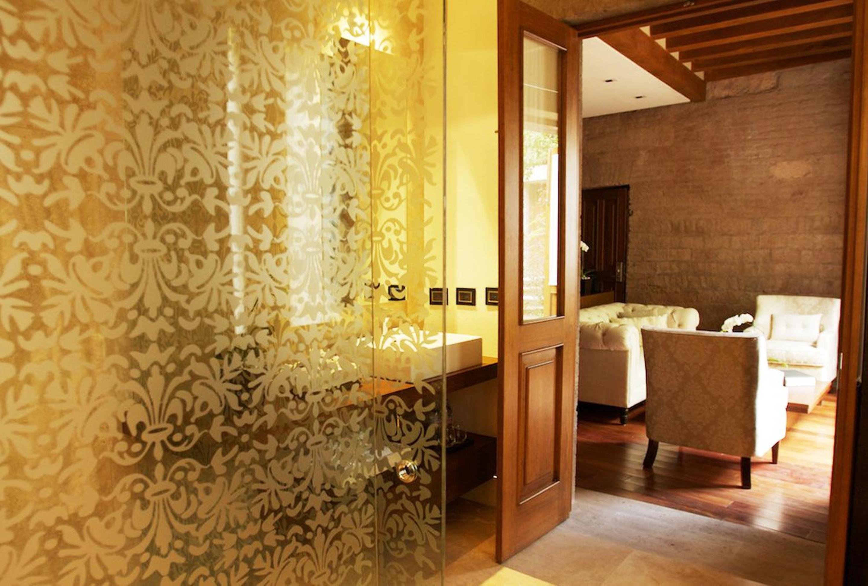 Deluxe Suite - Photo 13