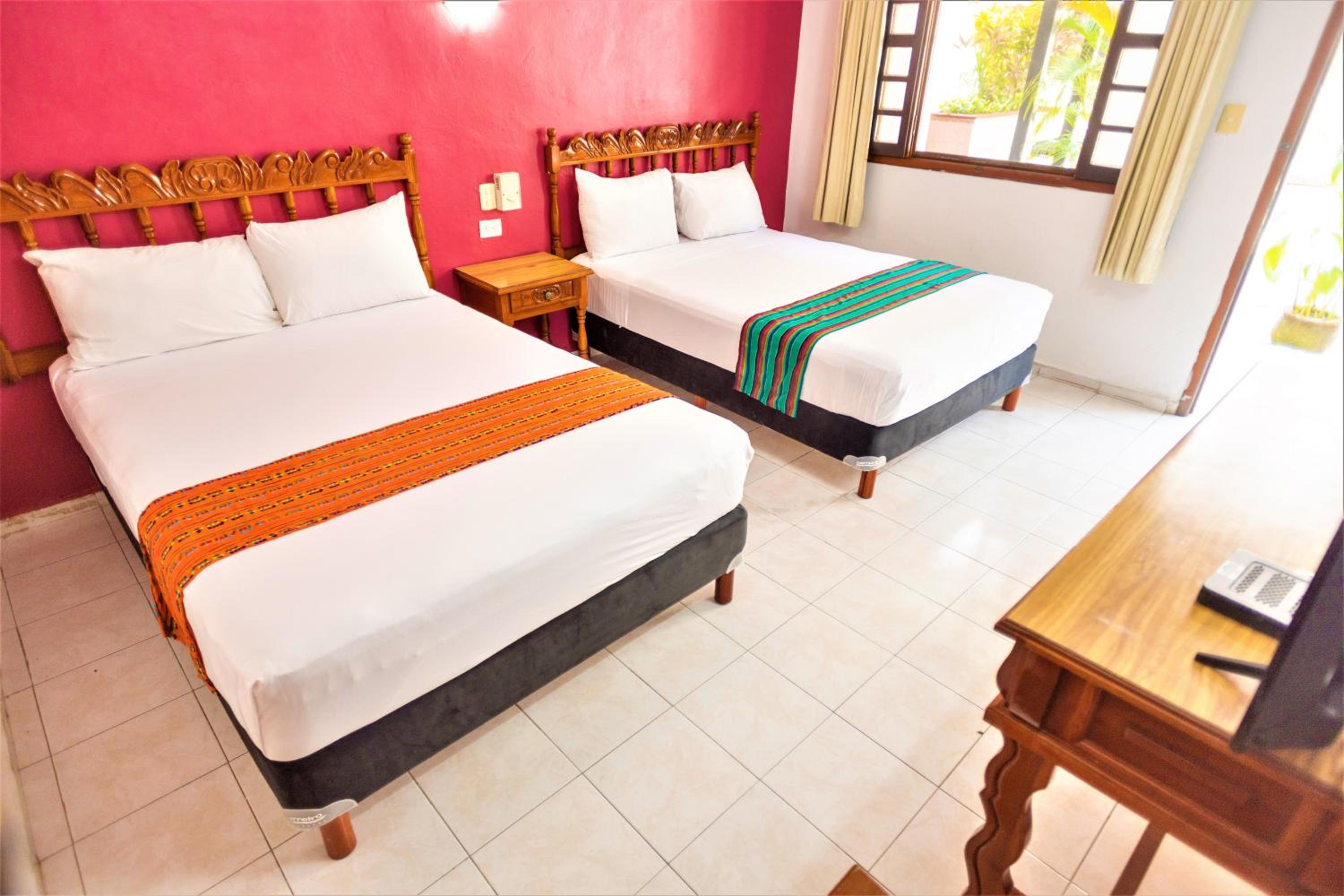 Standard Double Room - Photo 11