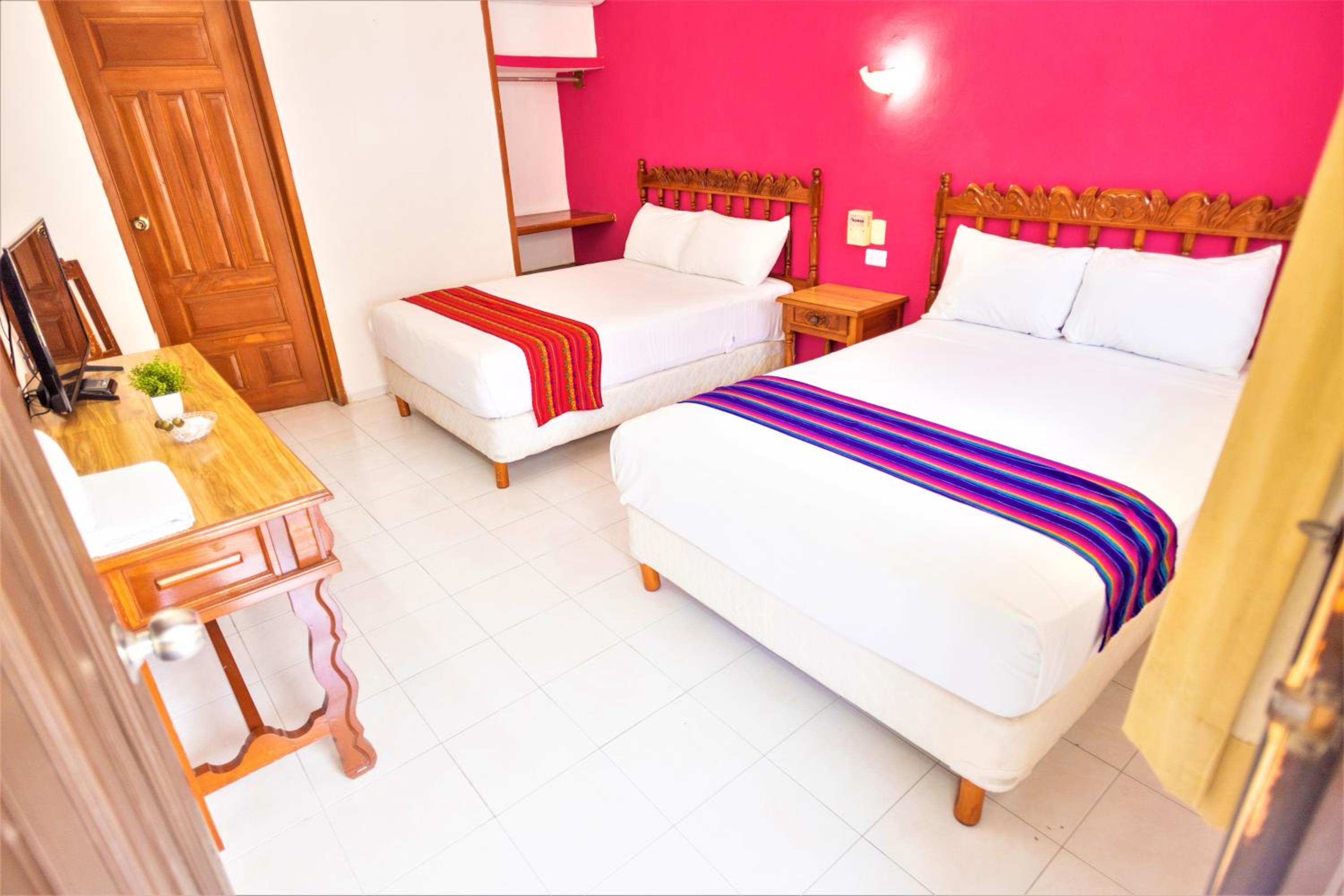 Standard Double Room - Photo 8