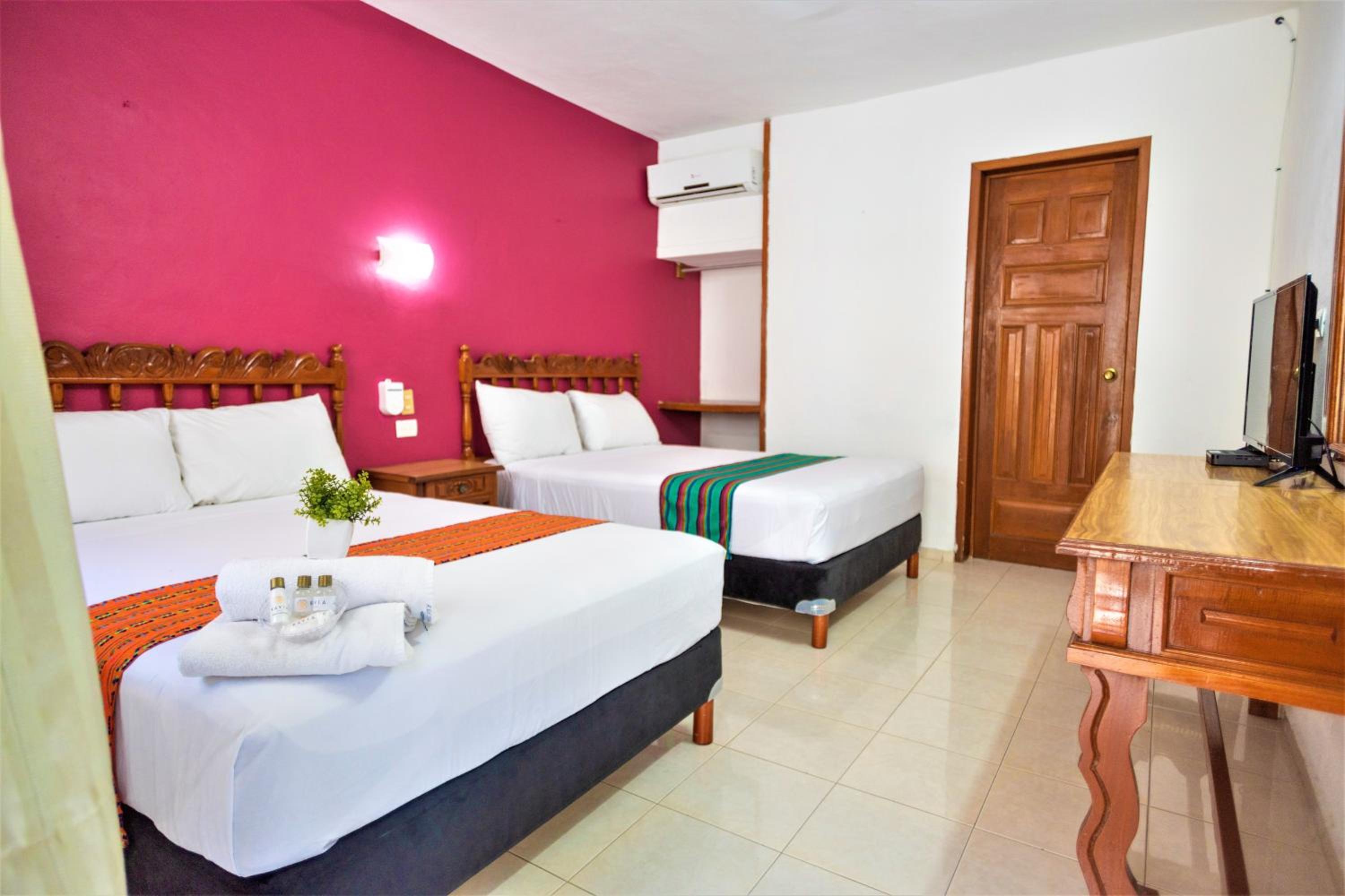 Standard Double Room - Photo 14