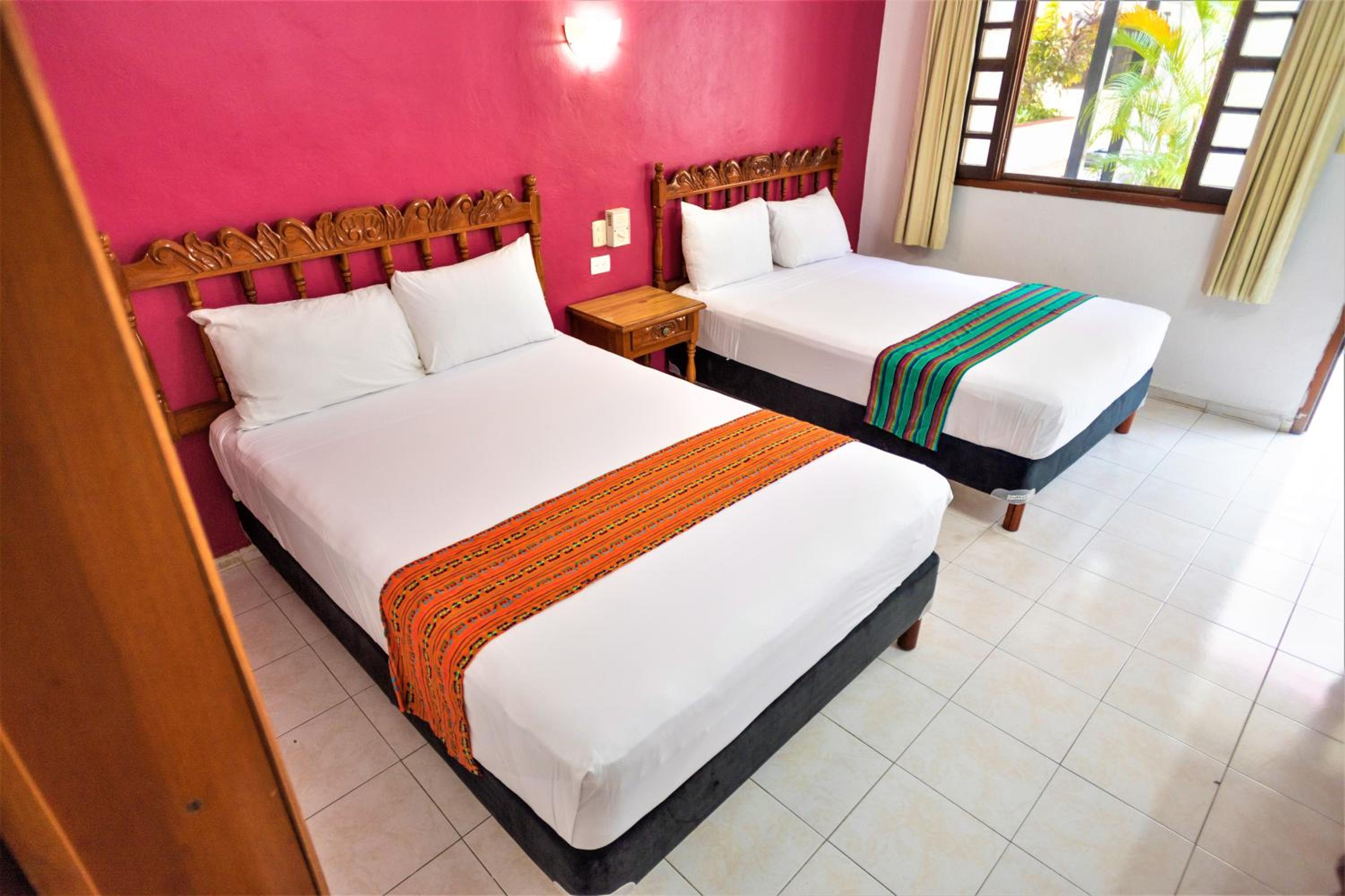 Standard Double Room - Photo 12