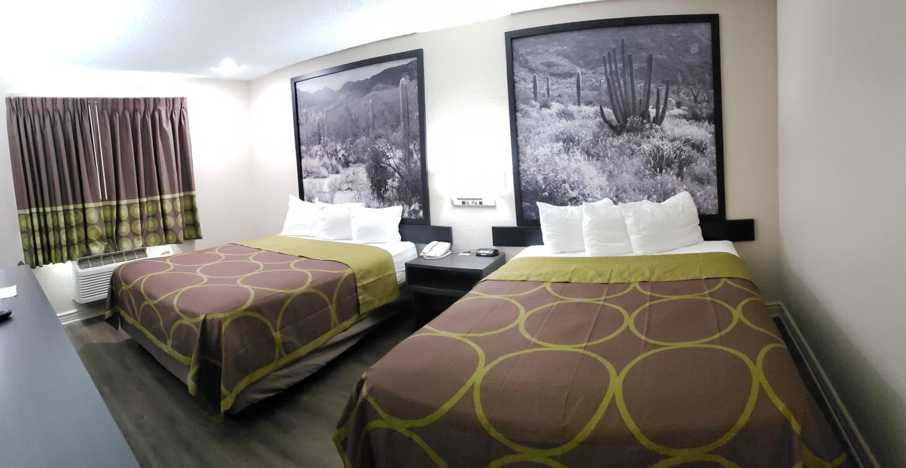 2 Queen Beds, Deluxe, Non-Smoking - Photo 16