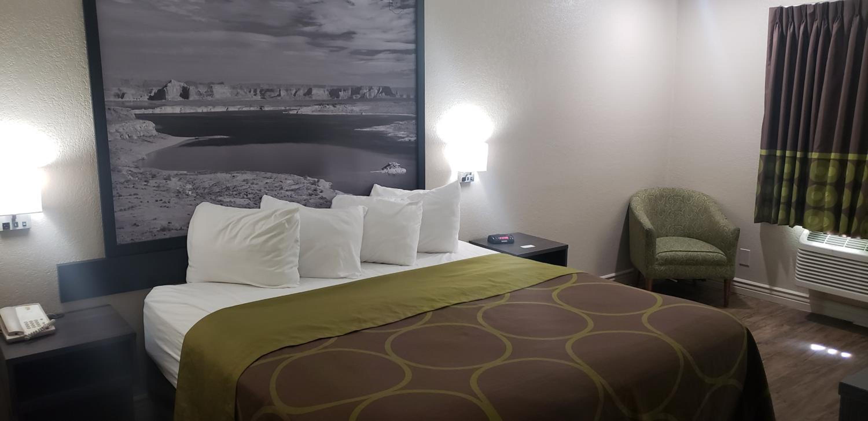 Deluxe King Room - Non-Smoking - Photo 14