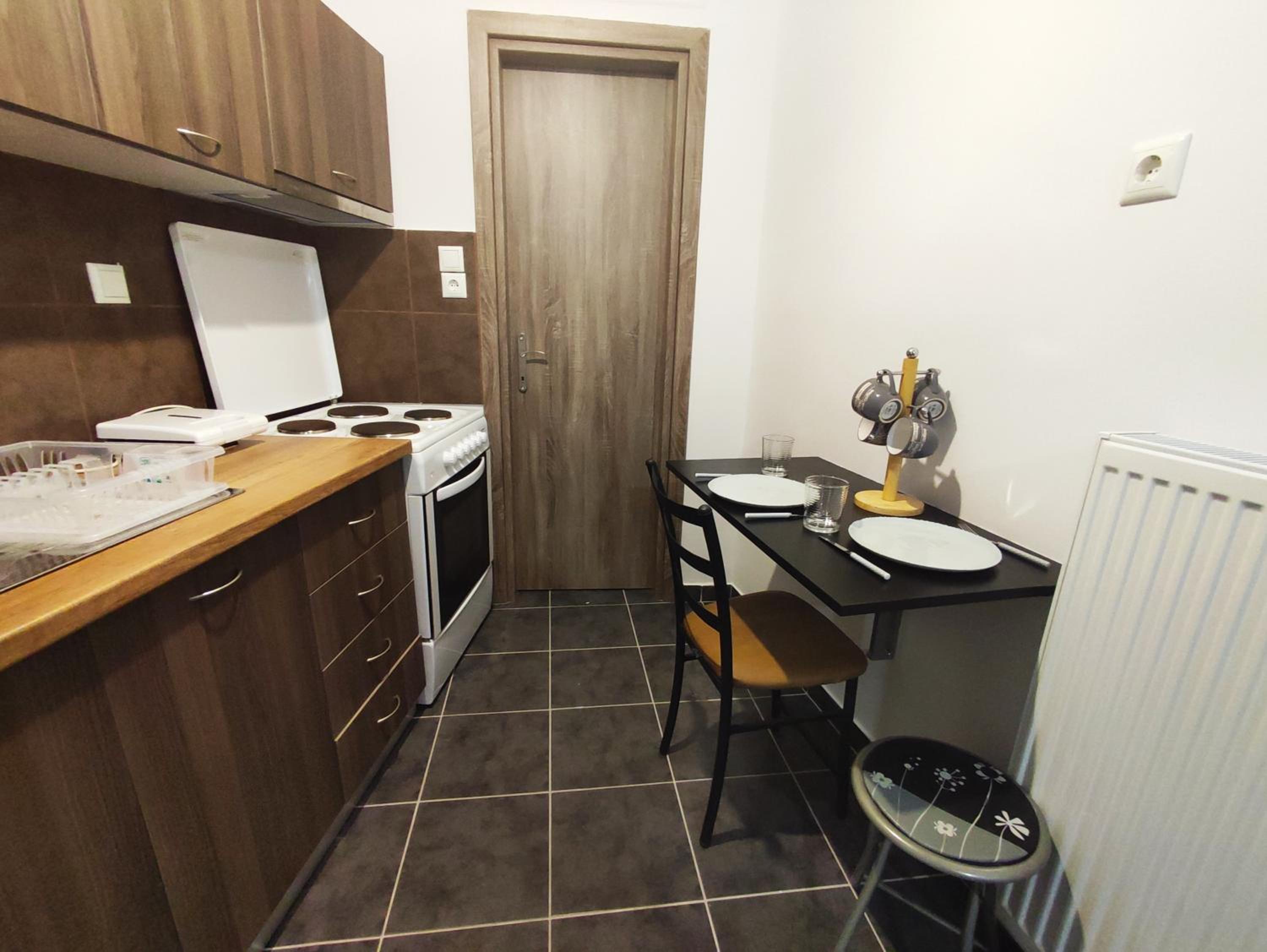 One-Bedroom Apartment - Photo 12