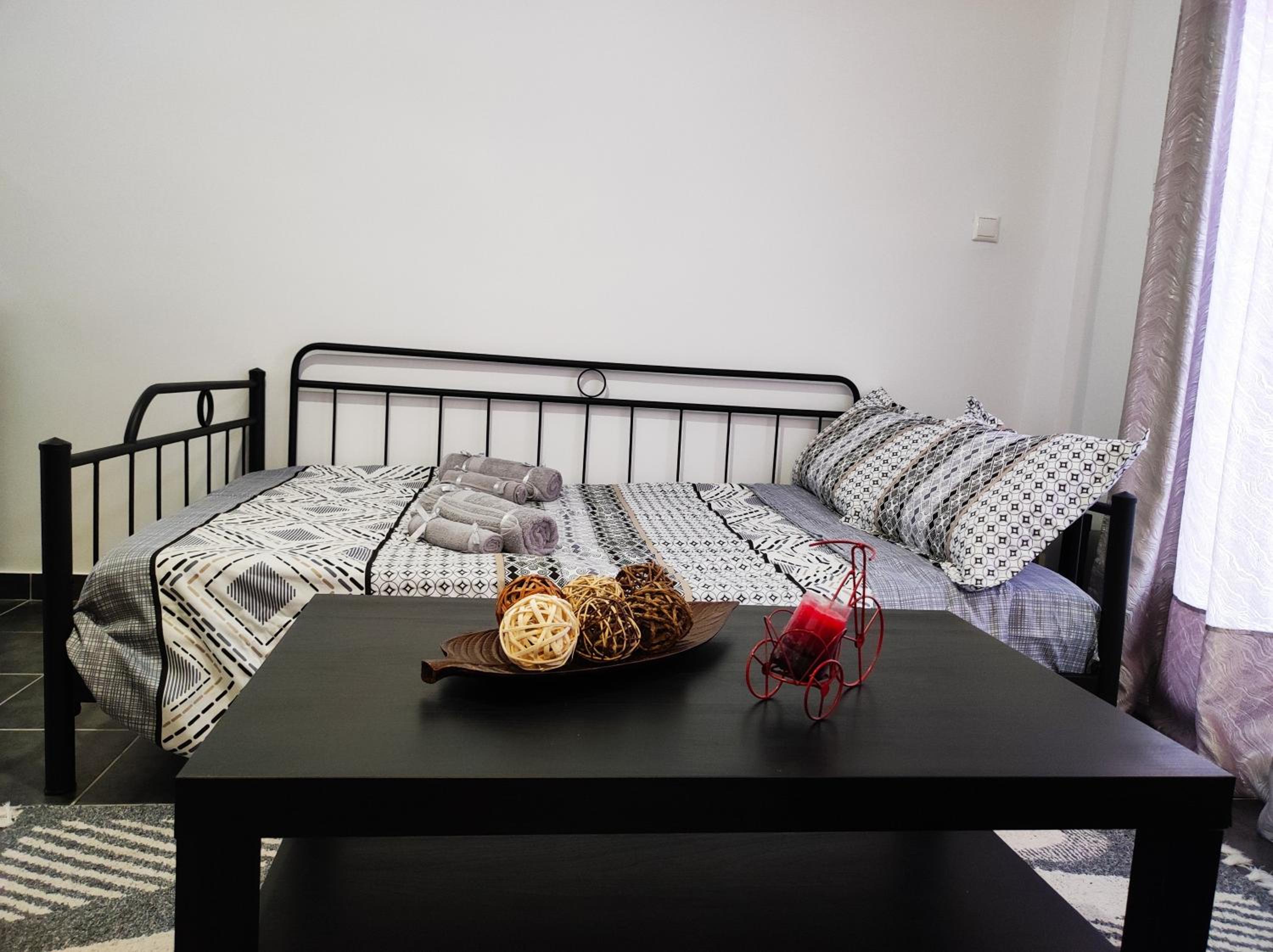 One-Bedroom Apartment - Photo 6