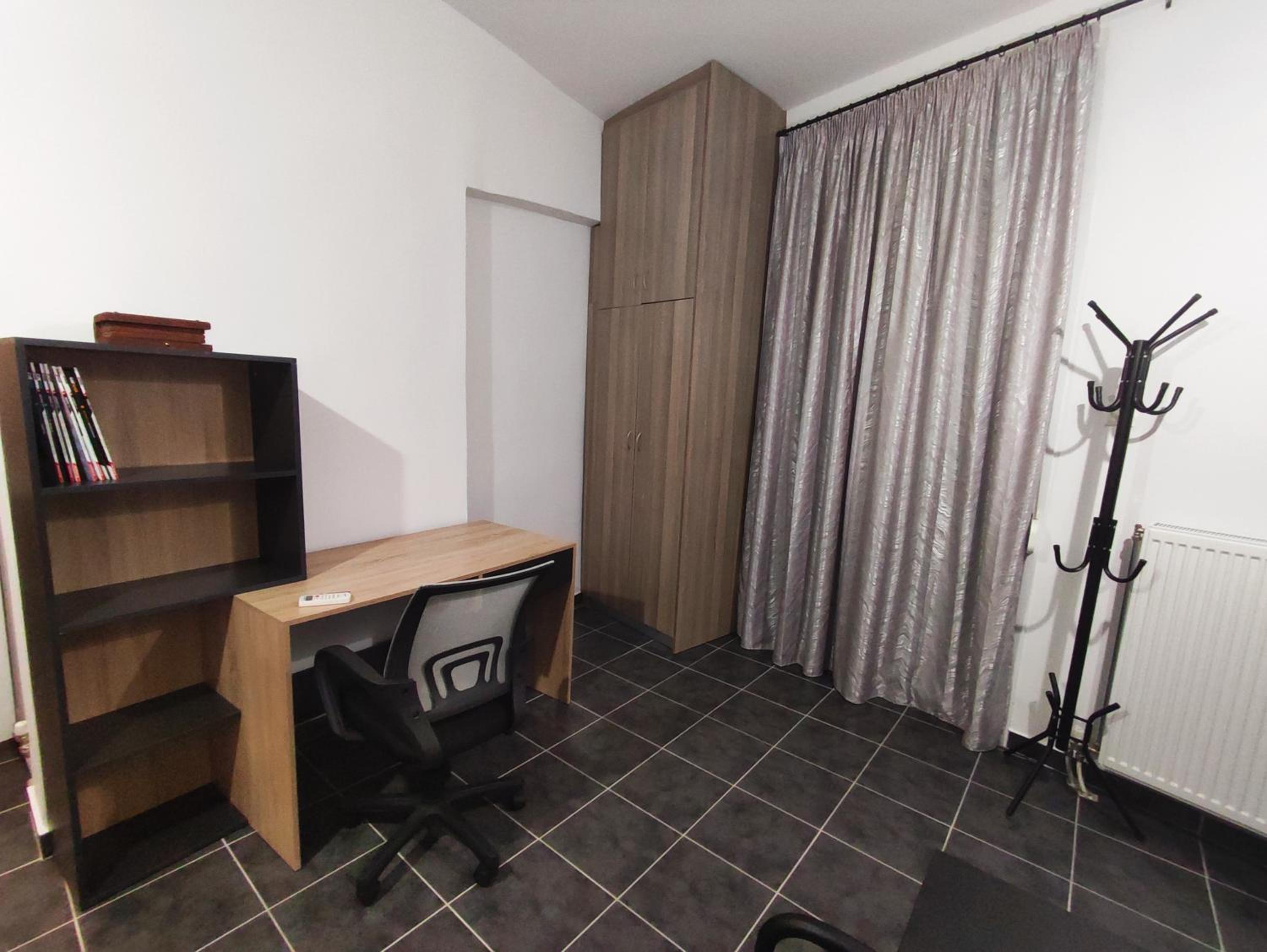 One-Bedroom Apartment - Photo 4