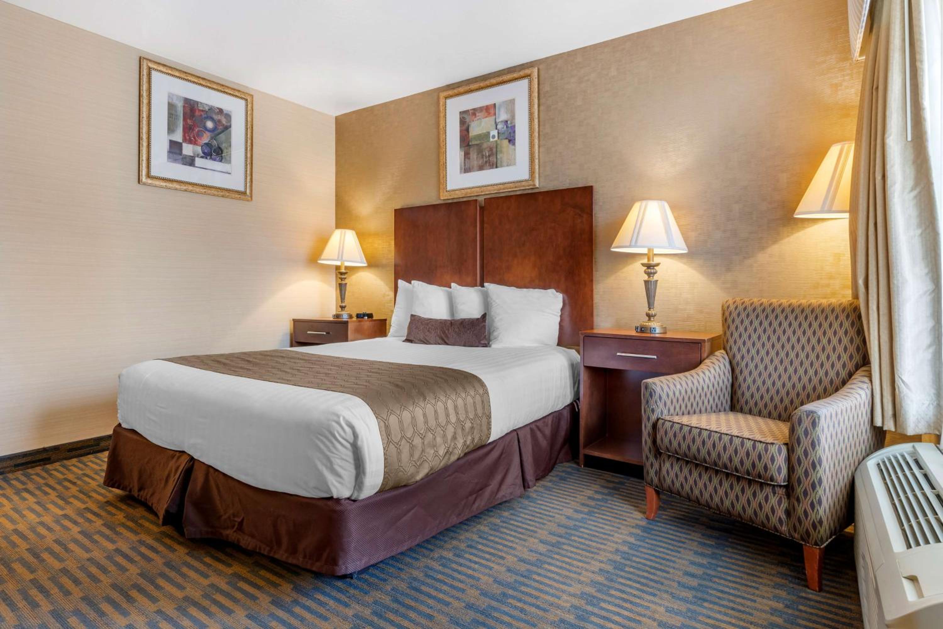 Queen Room - Mobility Access - Photo 1