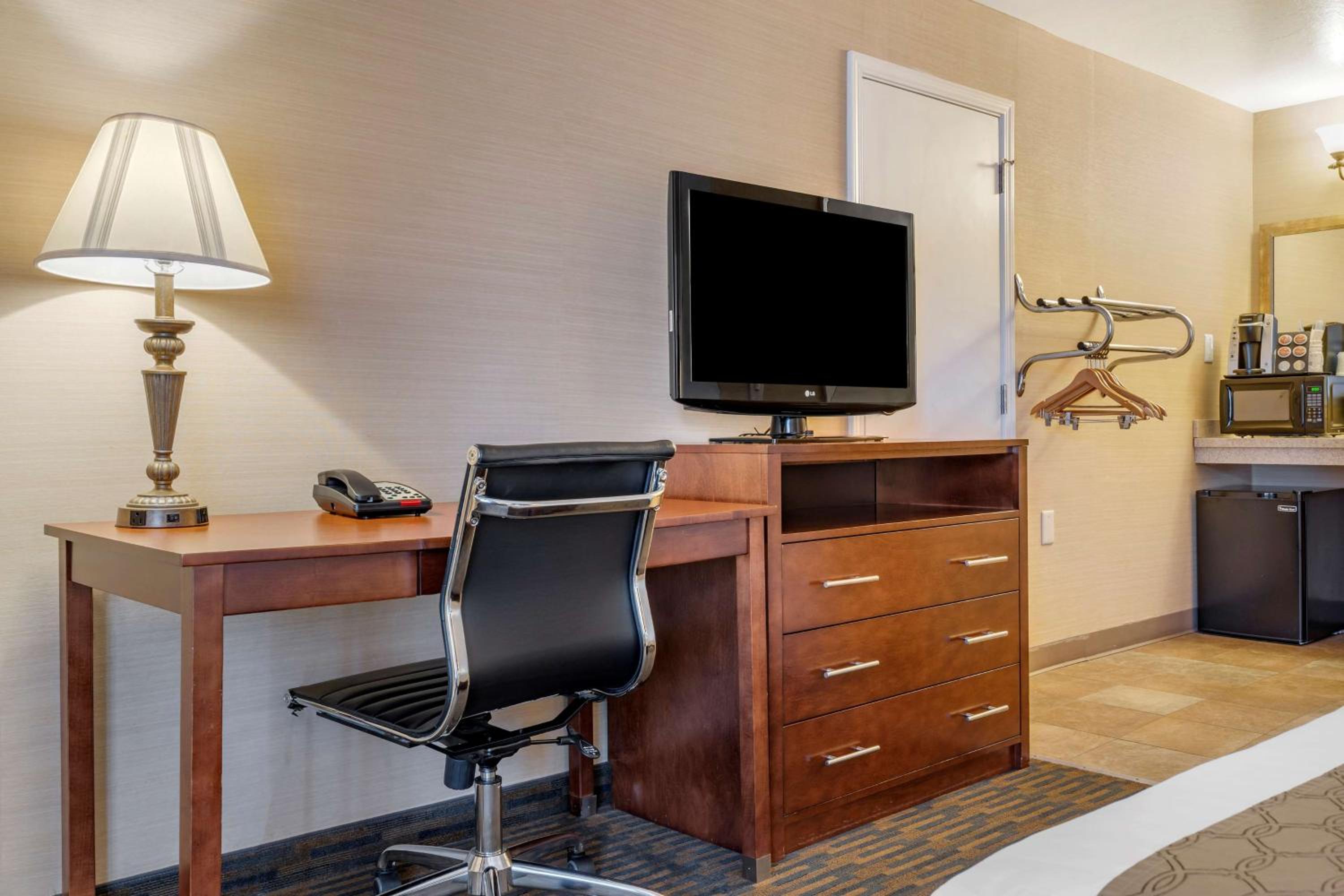 Queen Room - Mobility Access - Photo 3