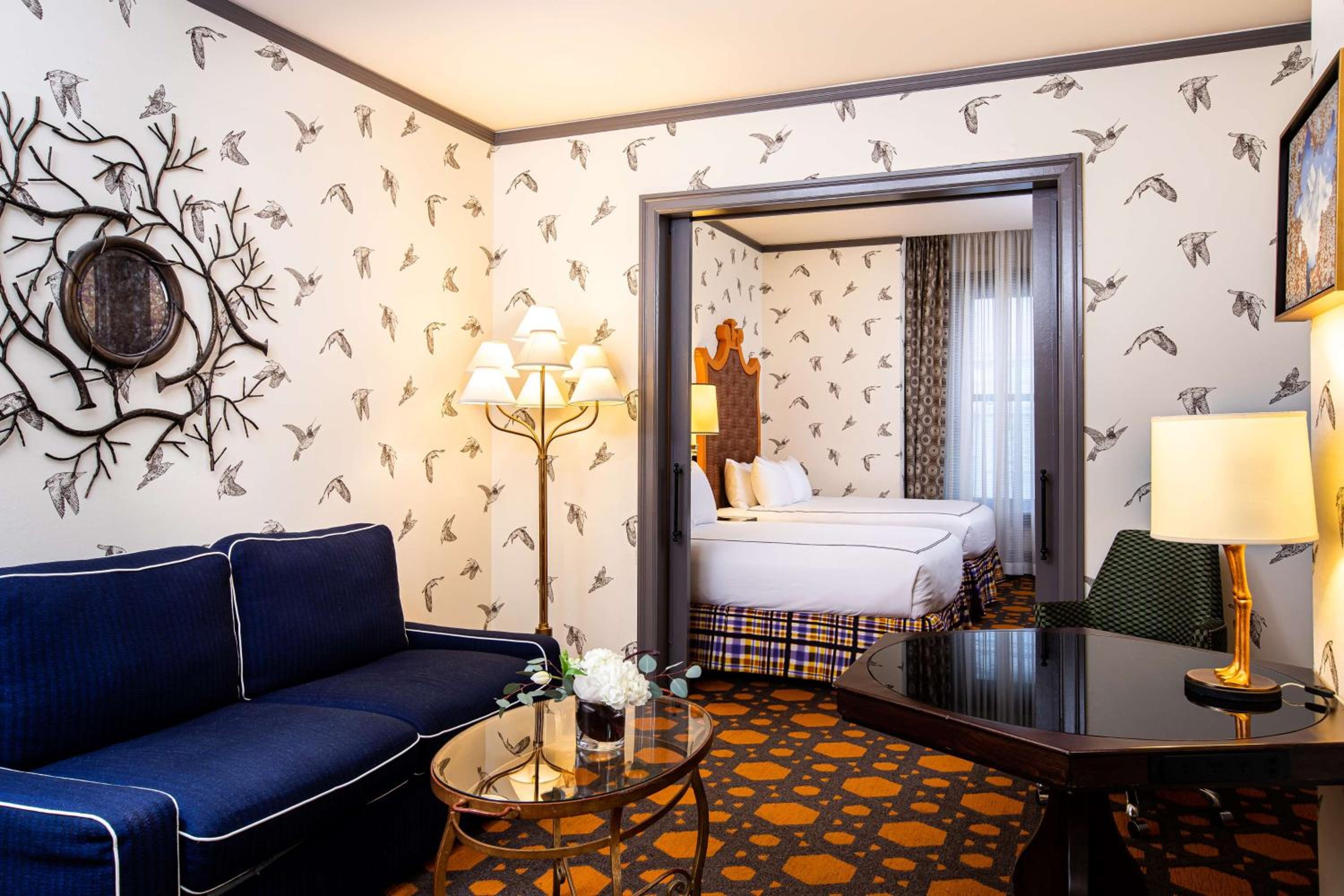 Queen Queen Suite - Photo 3