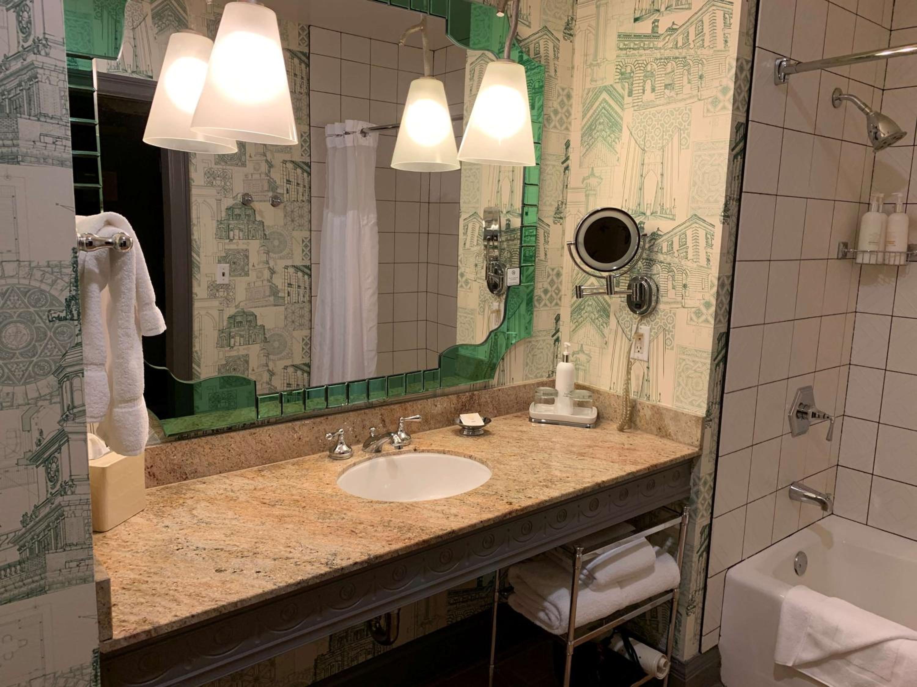 King Suite - Photo 8