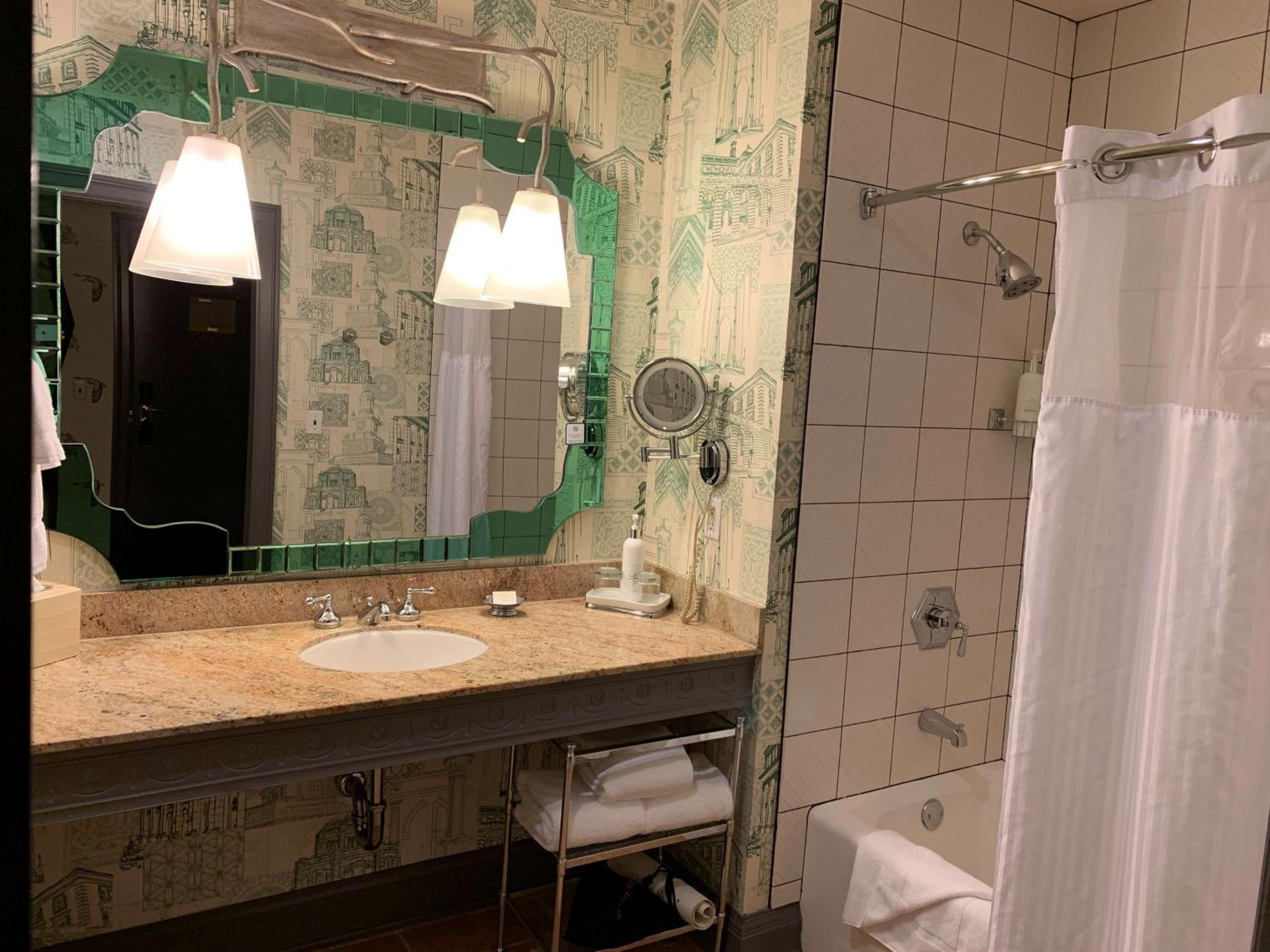 King Suite - Photo 10
