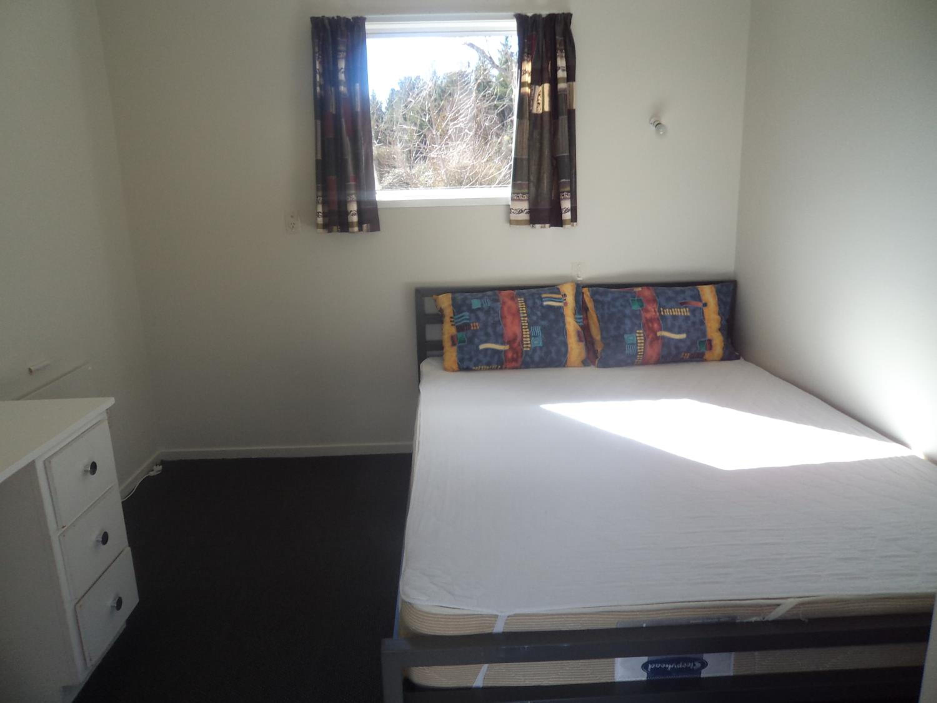 Basic Double Room with Shared Bathroom photo 1