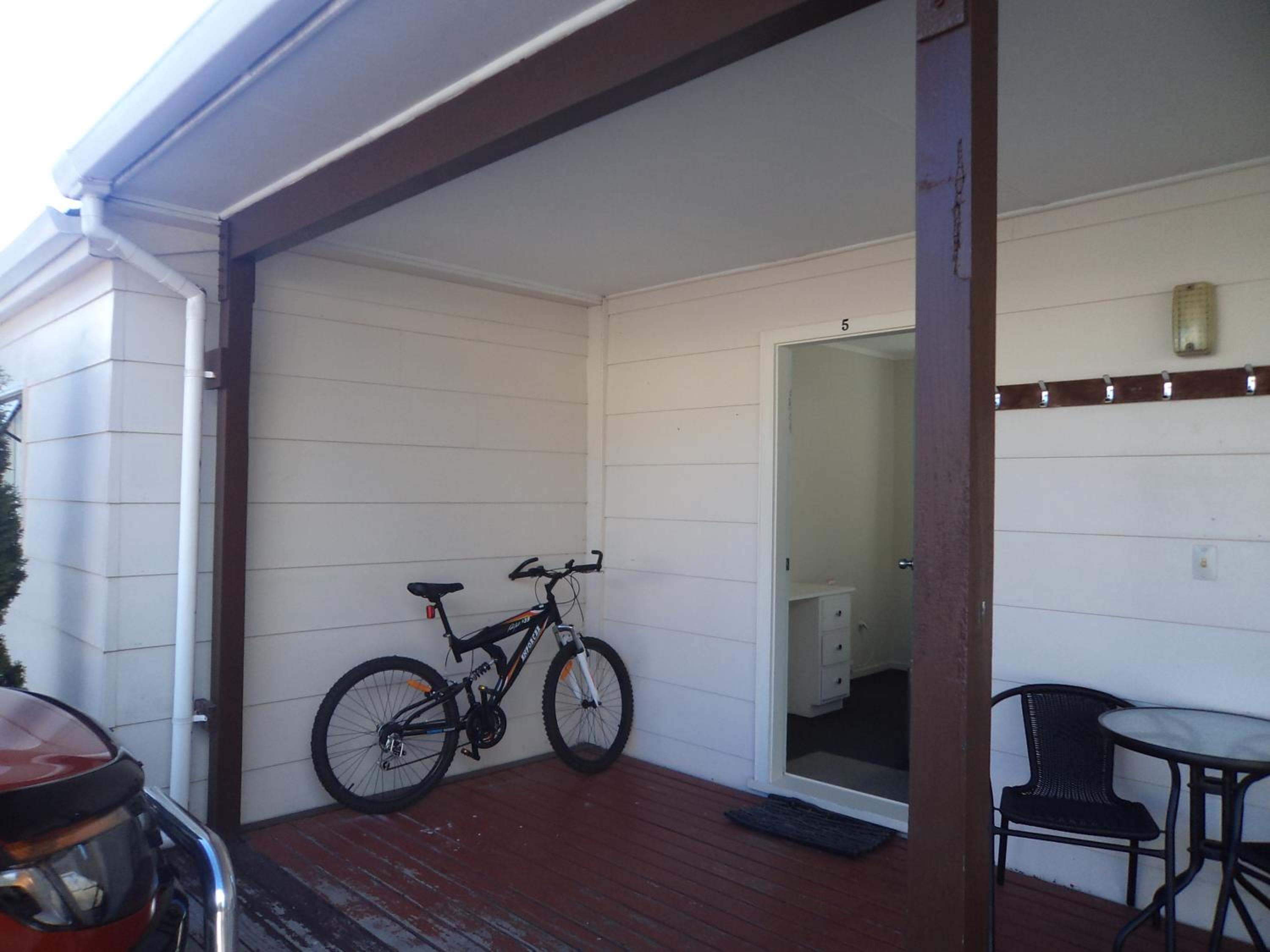 Basic Double Room with Shared Bathroom photo 3
