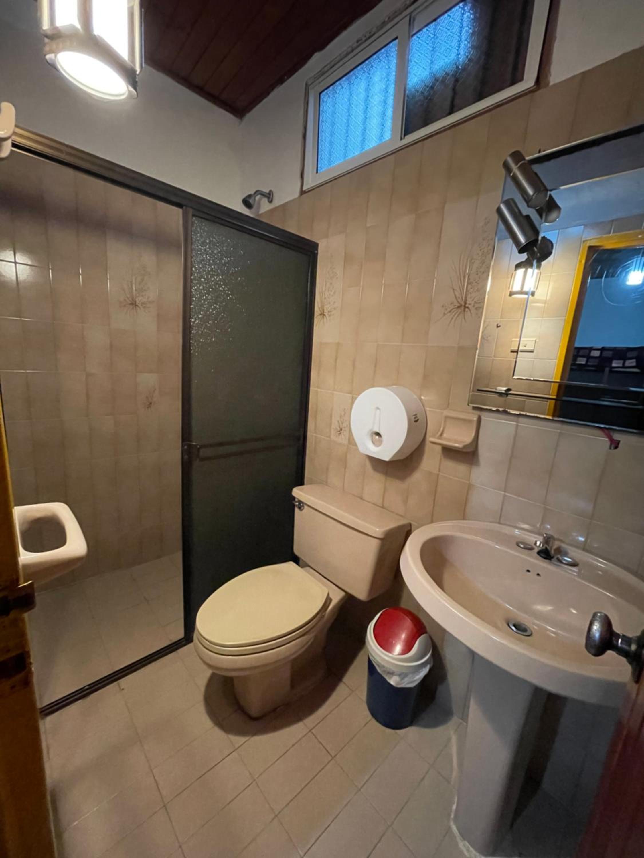 Family Room with Bathroom photo 2