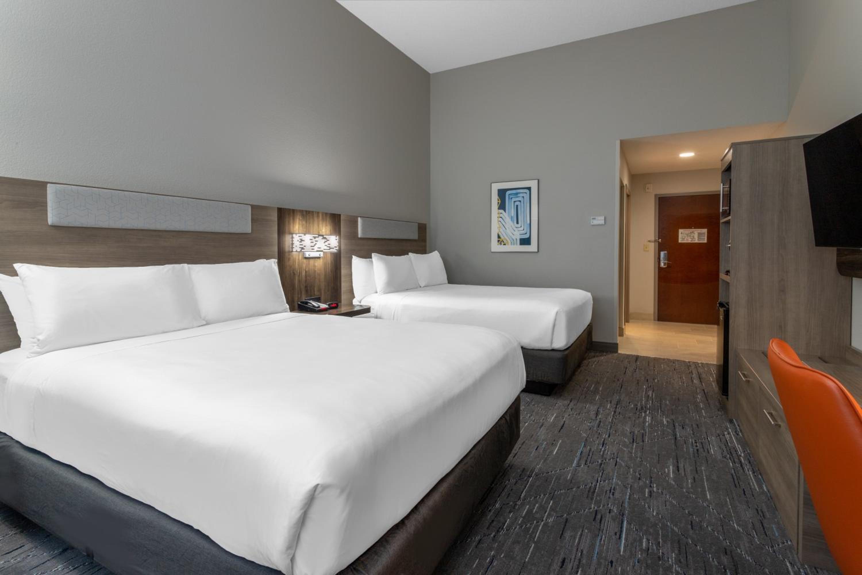 Queen Room with Two Queen Beds - Hearing Accessible - Photo 1