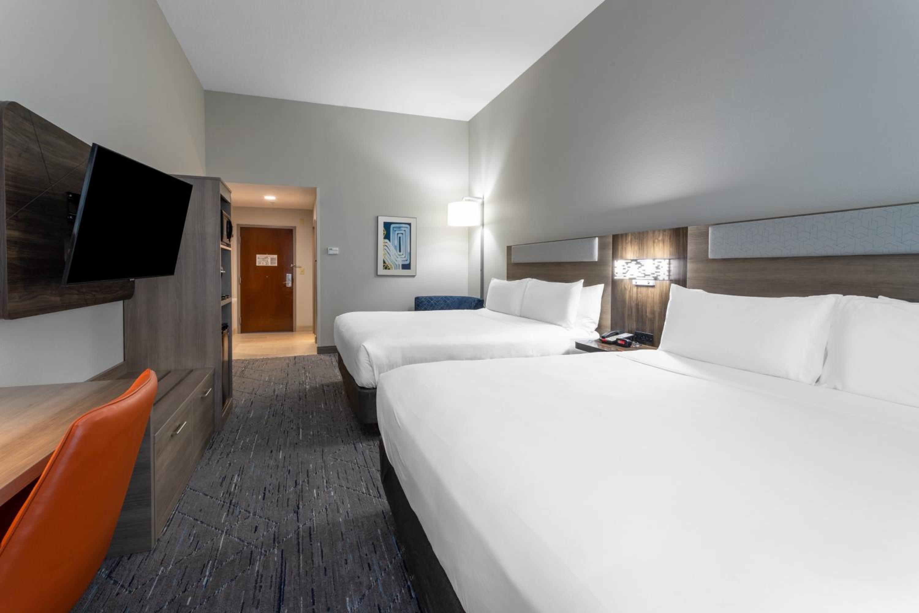 Deluxe Room with Two King Beds - Non-Smoking - Photo 2