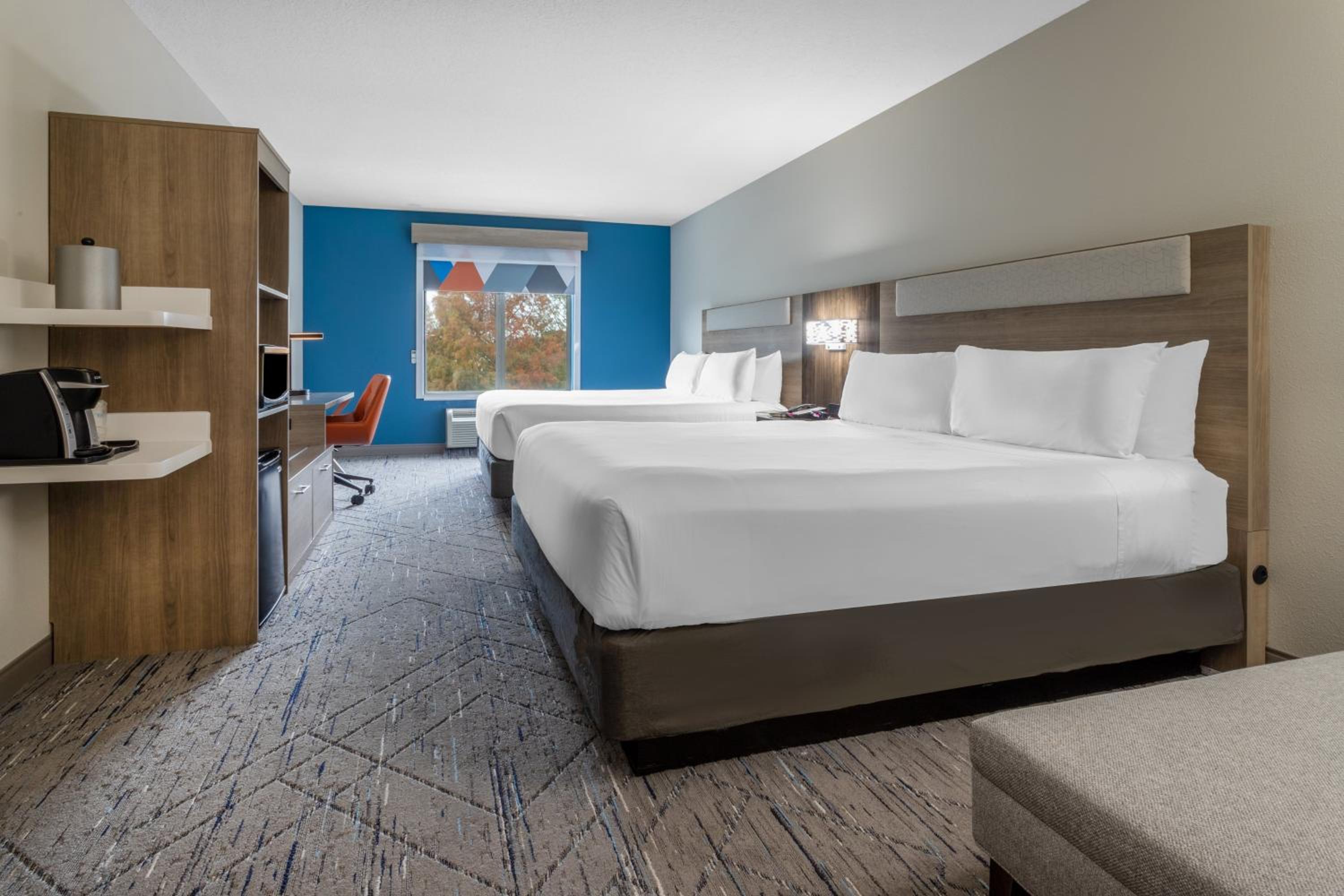 Deluxe King Room with Two King Beds - Disability Access - Photo 2