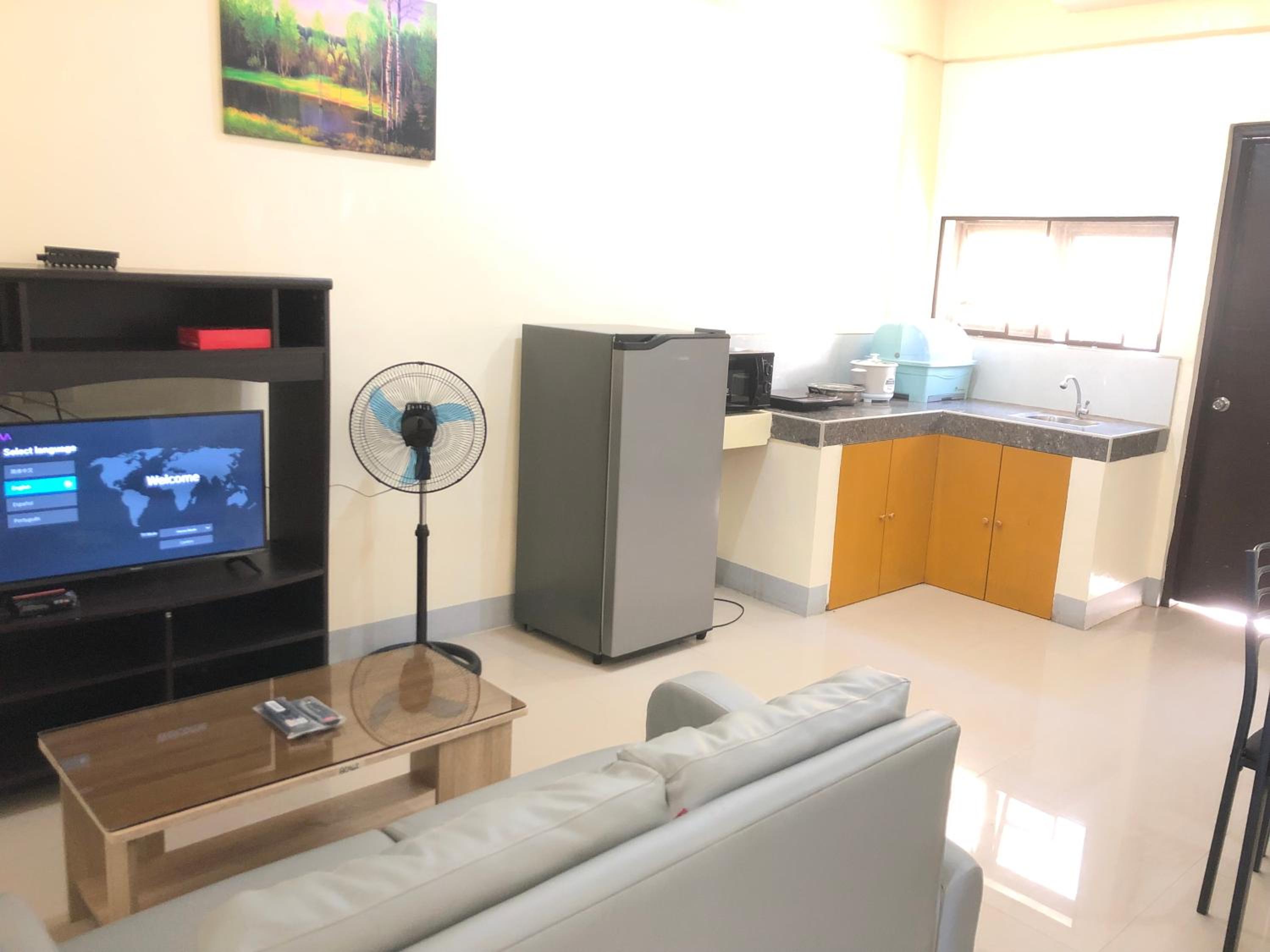 One-Bedroom Apartment - Photo 7