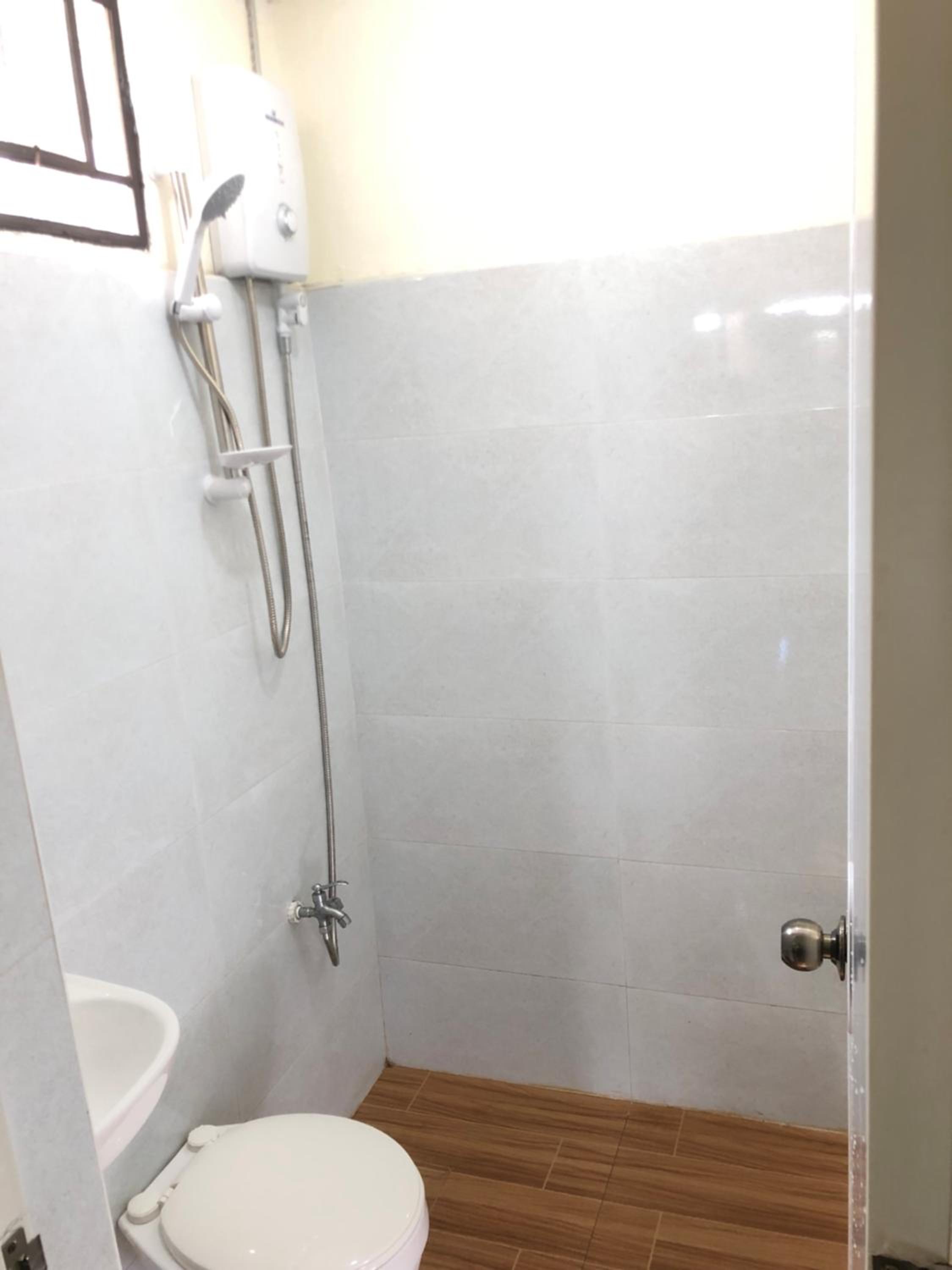 One-Bedroom Apartment - Photo 9